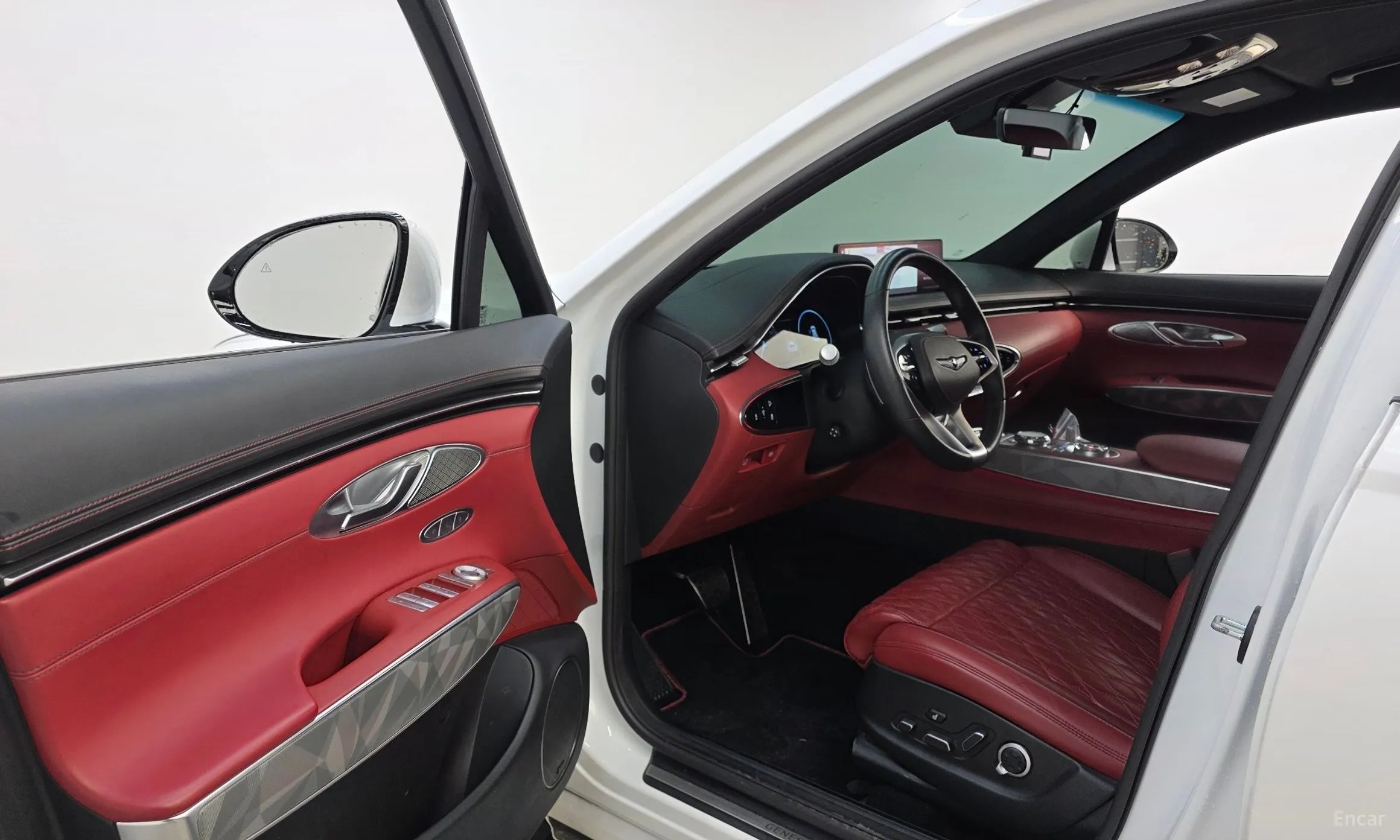 Genesis GV70 превью 10