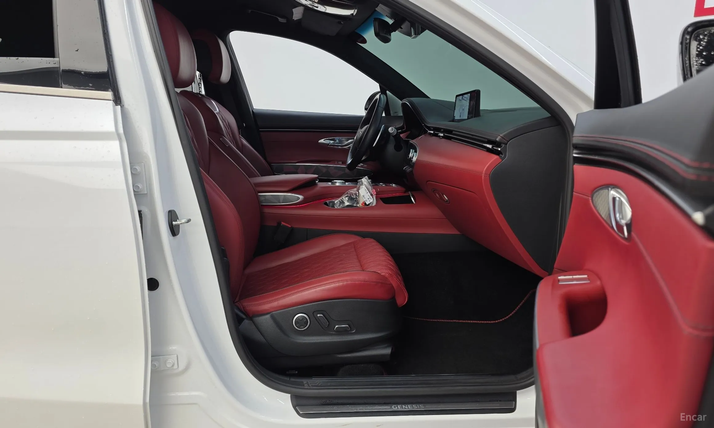 Genesis GV70 превью 11