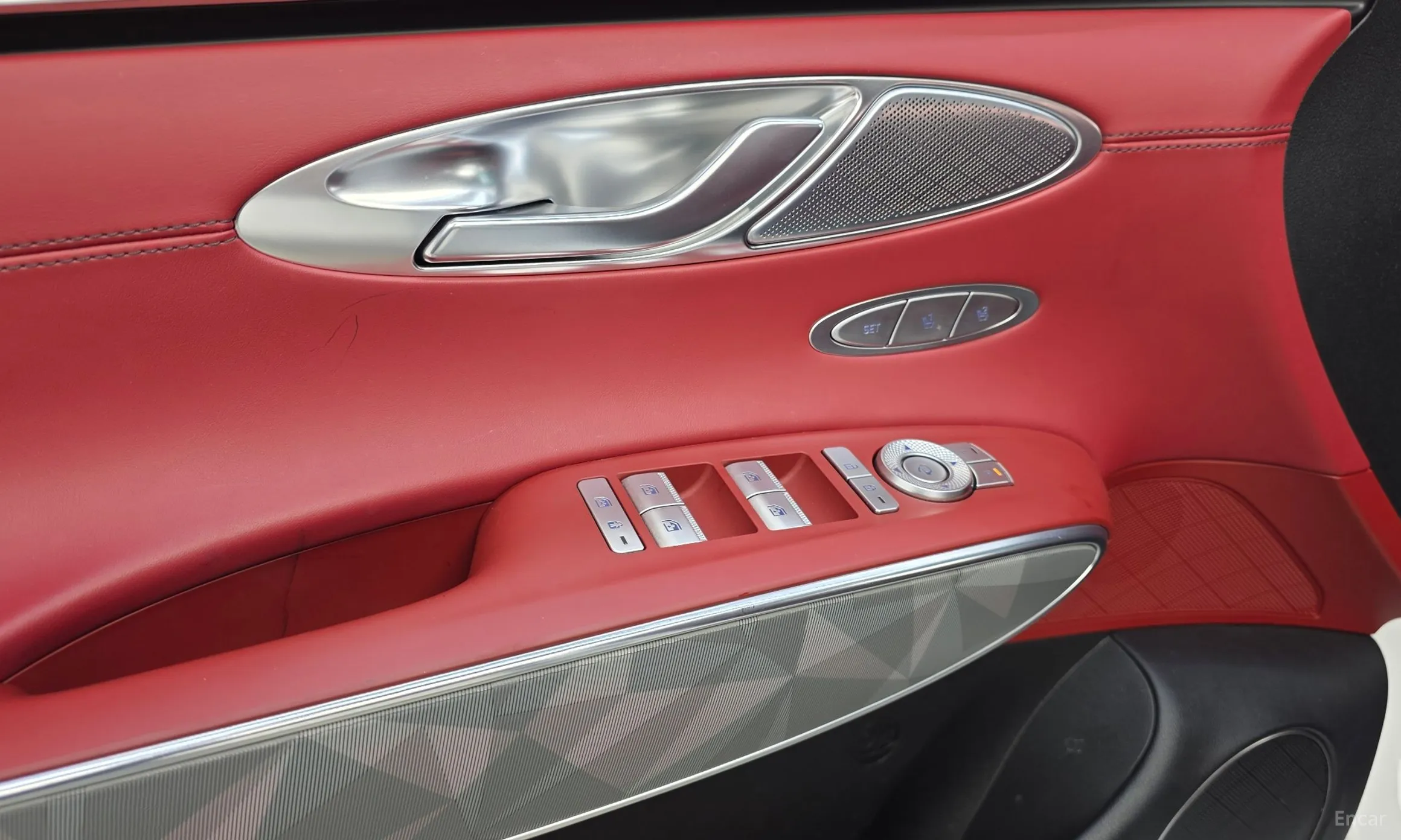 Genesis GV70 превью 17