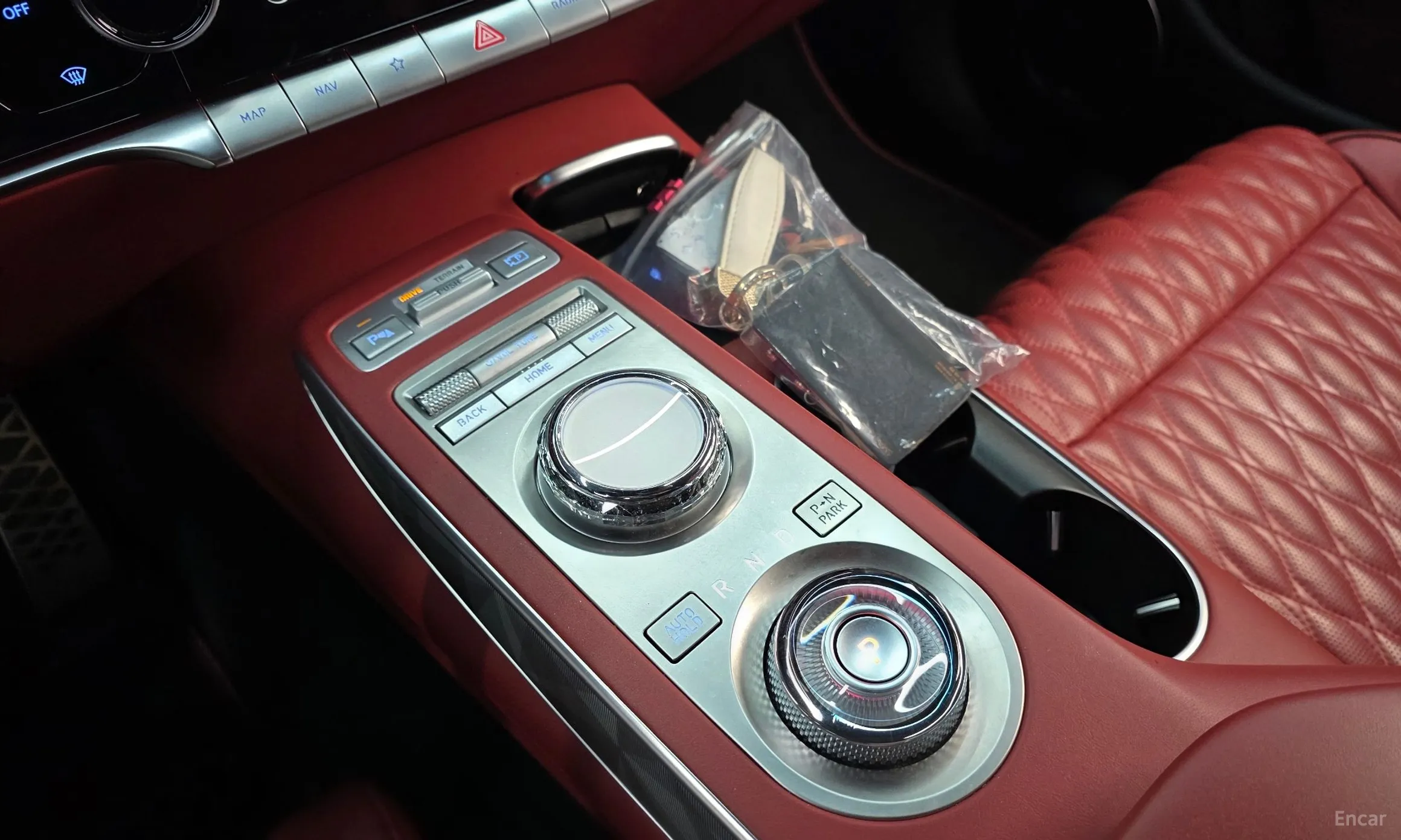 Genesis GV70 превью 9