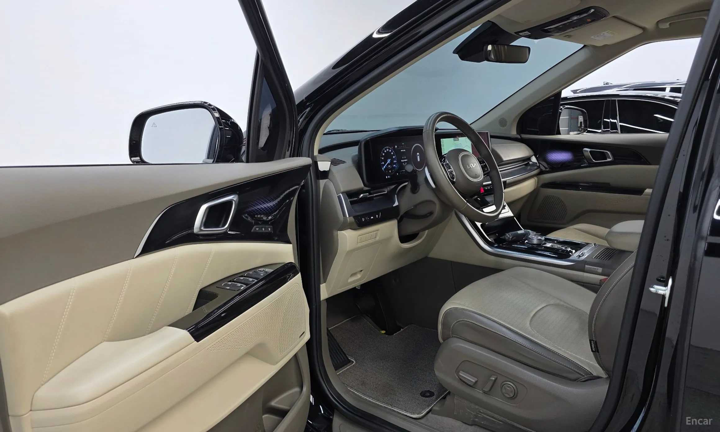 Kia Carnival Gen 4 превью 10