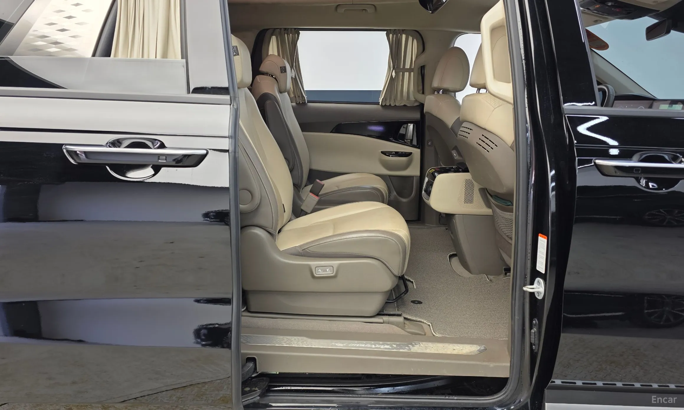 Kia Carnival Gen 4 превью 12