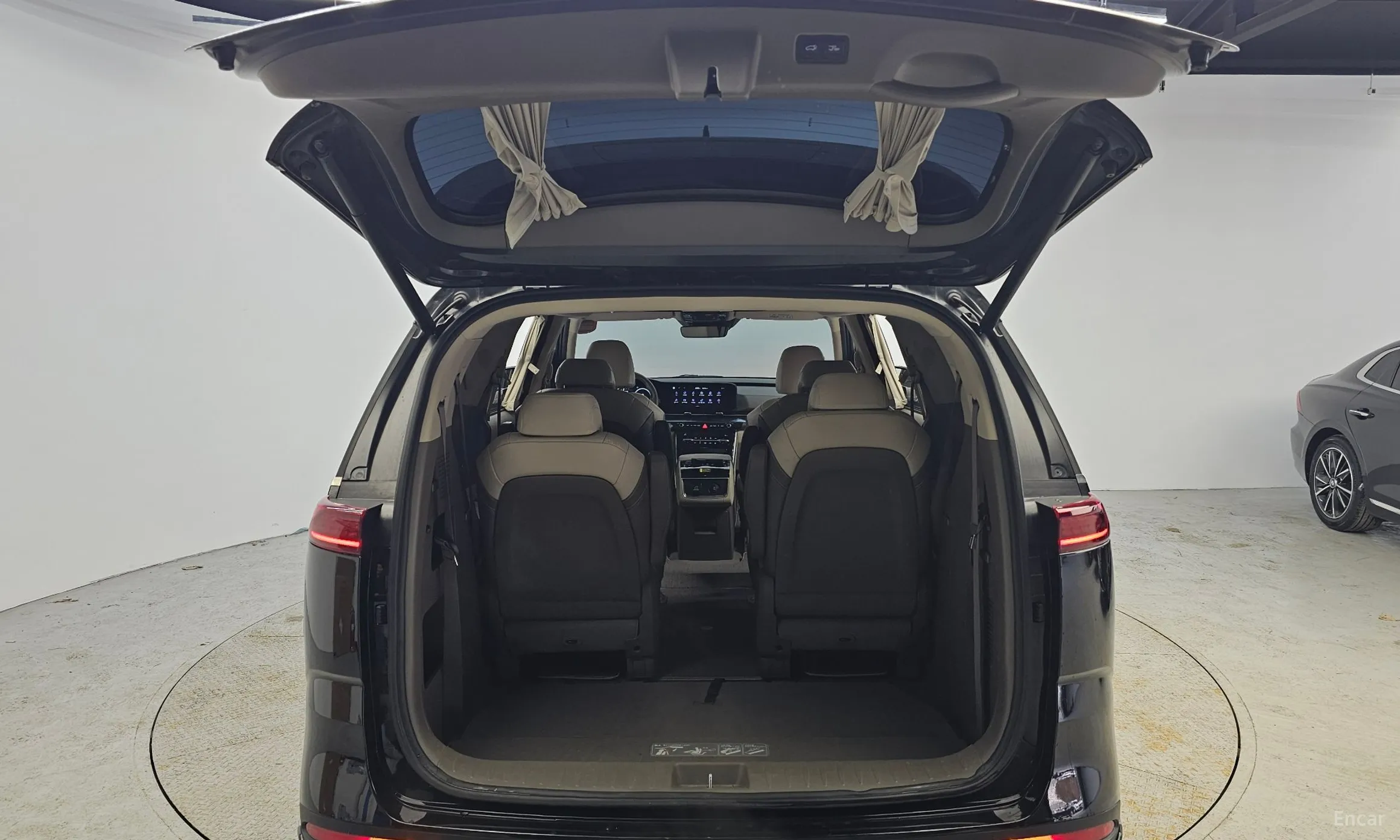 Kia Carnival Gen 4 превью 20