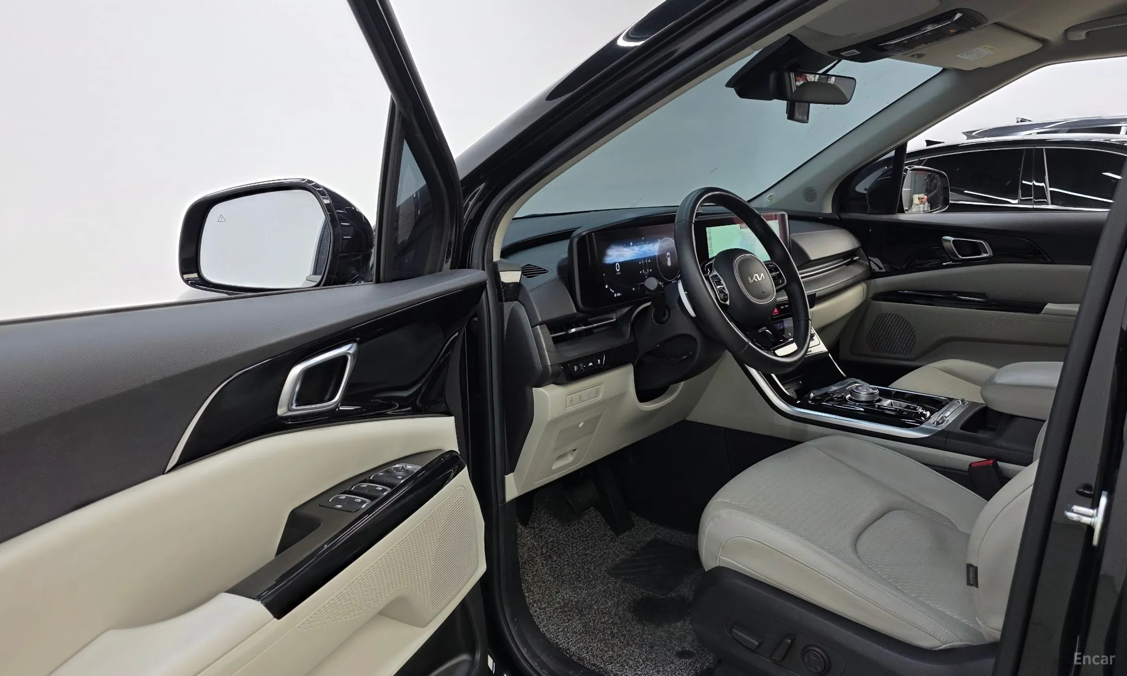 Kia Carnival Gen 4 превью 10