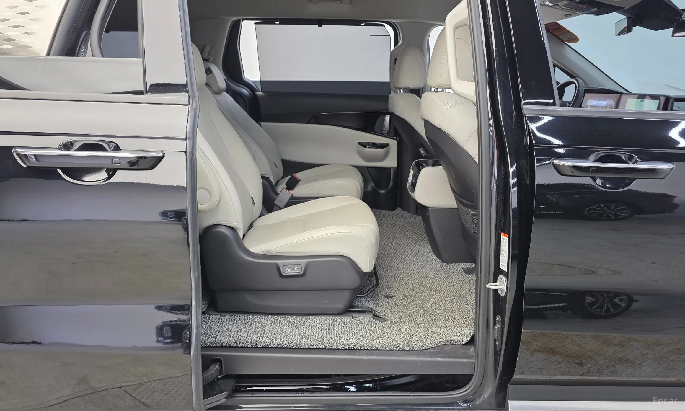 Kia Carnival Gen 4 превью 12