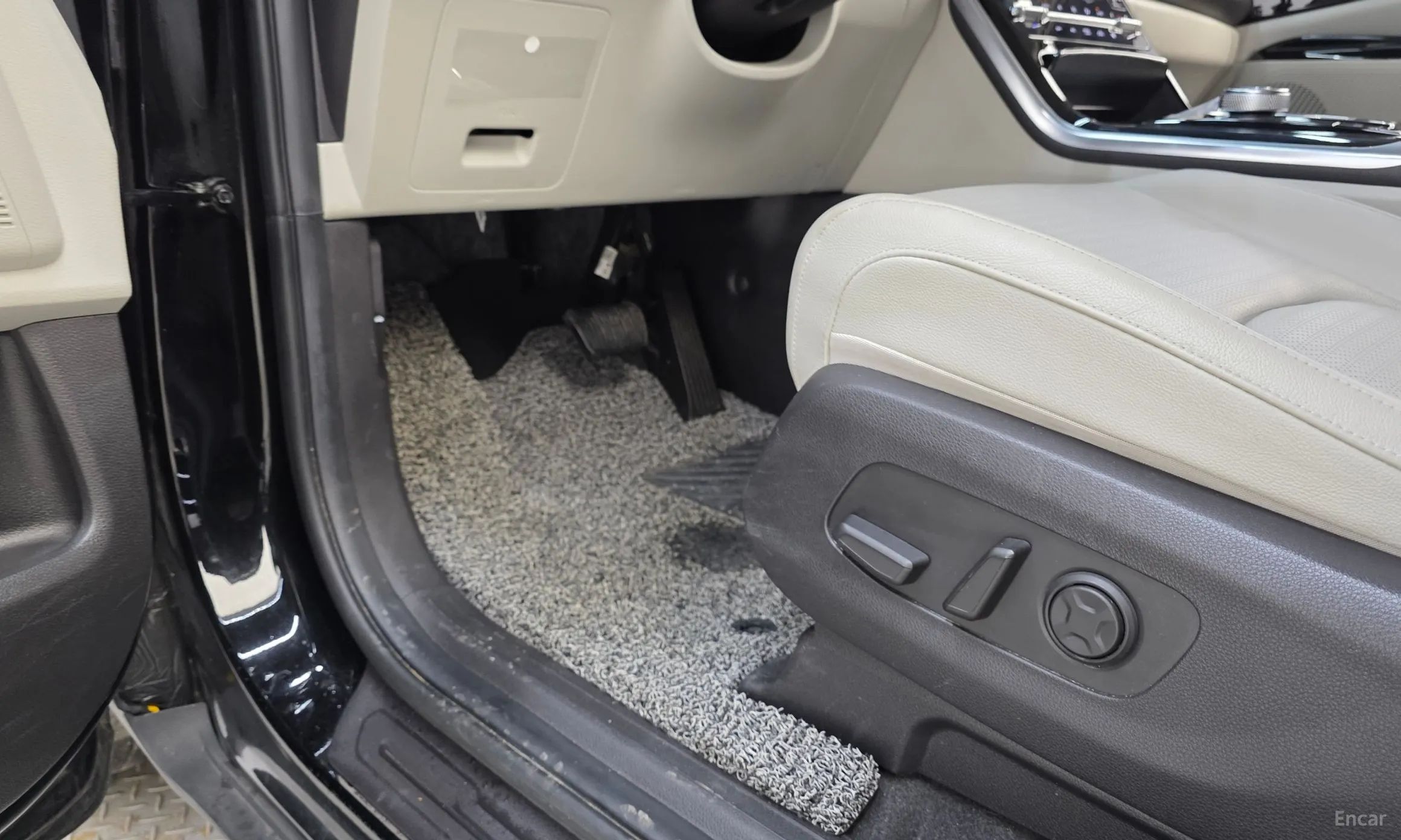 Kia Carnival Gen 4 превью 18