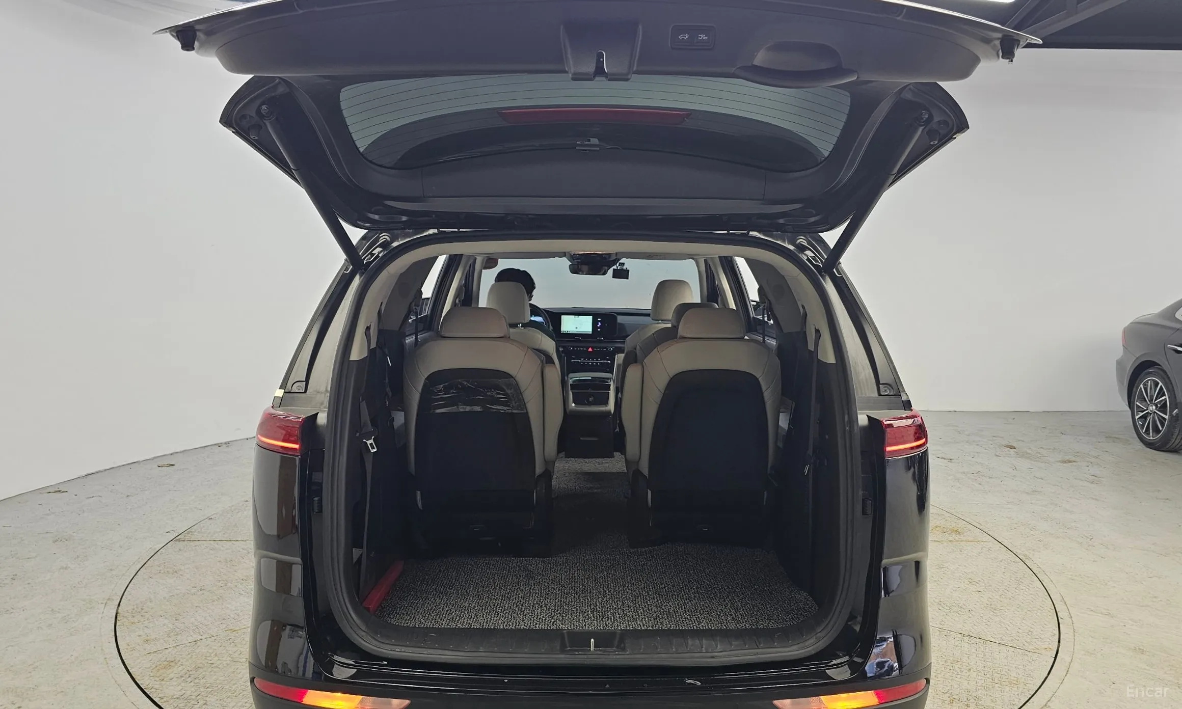 Kia Carnival Gen 4 превью 20