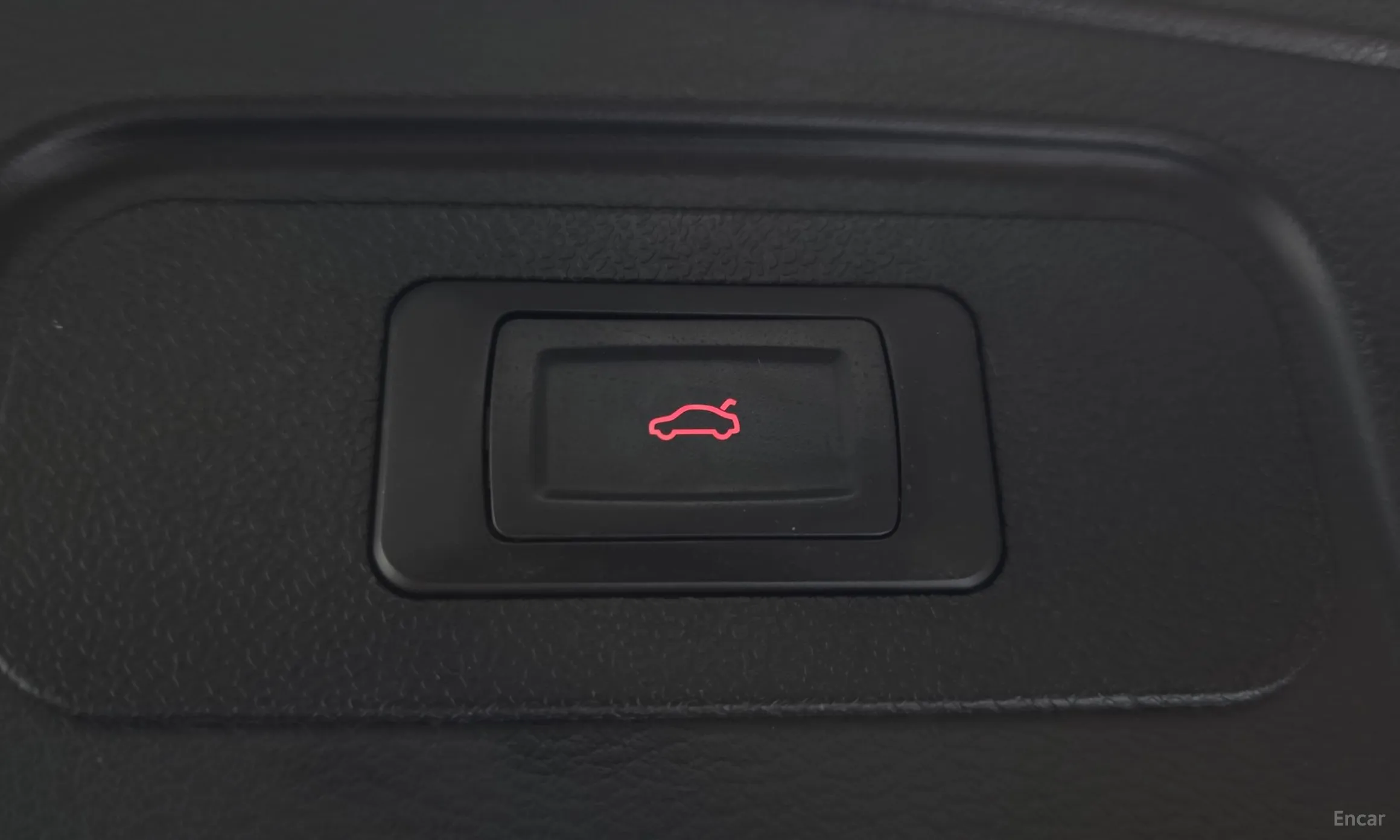 Infiniti Q30 превью 20