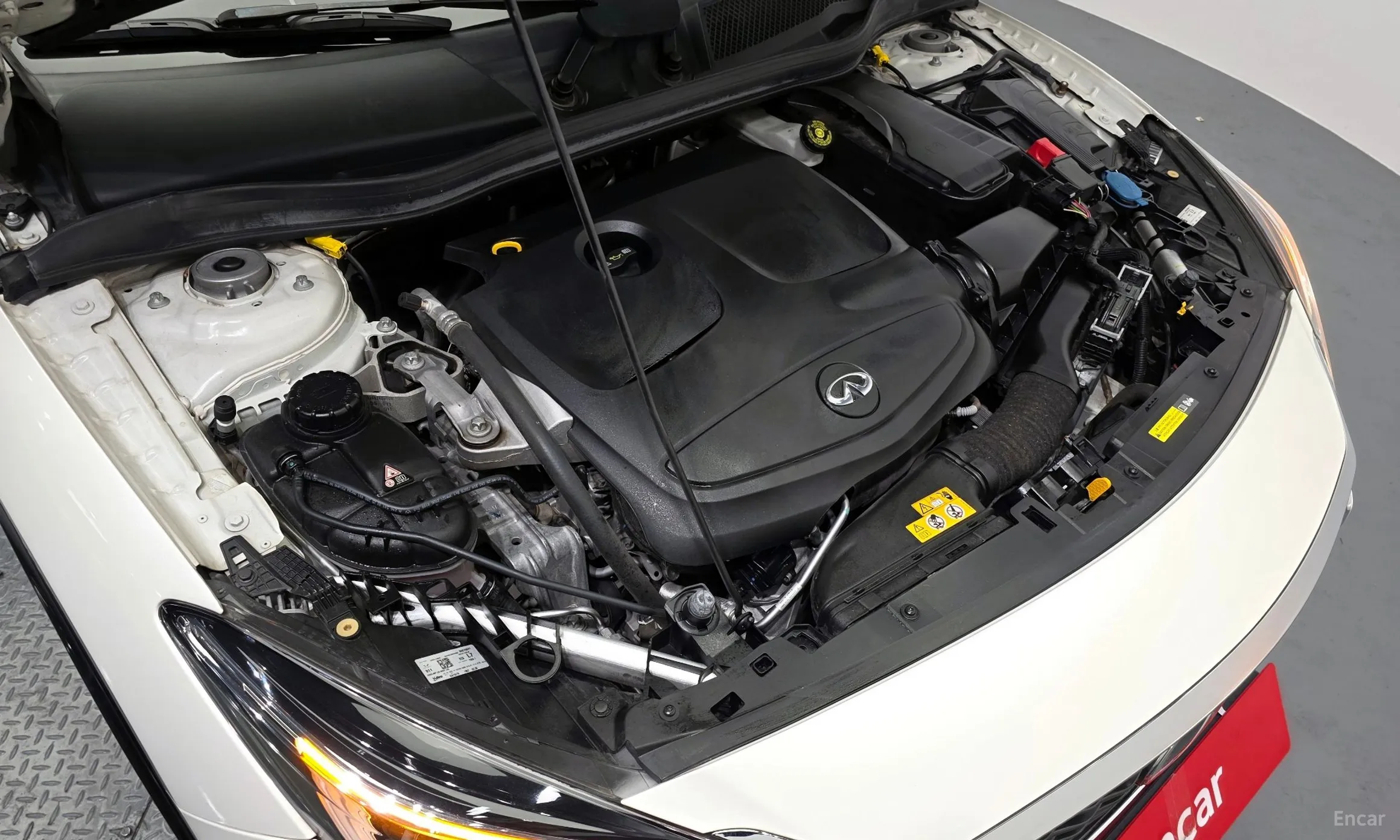 Infiniti Q30 превью 6