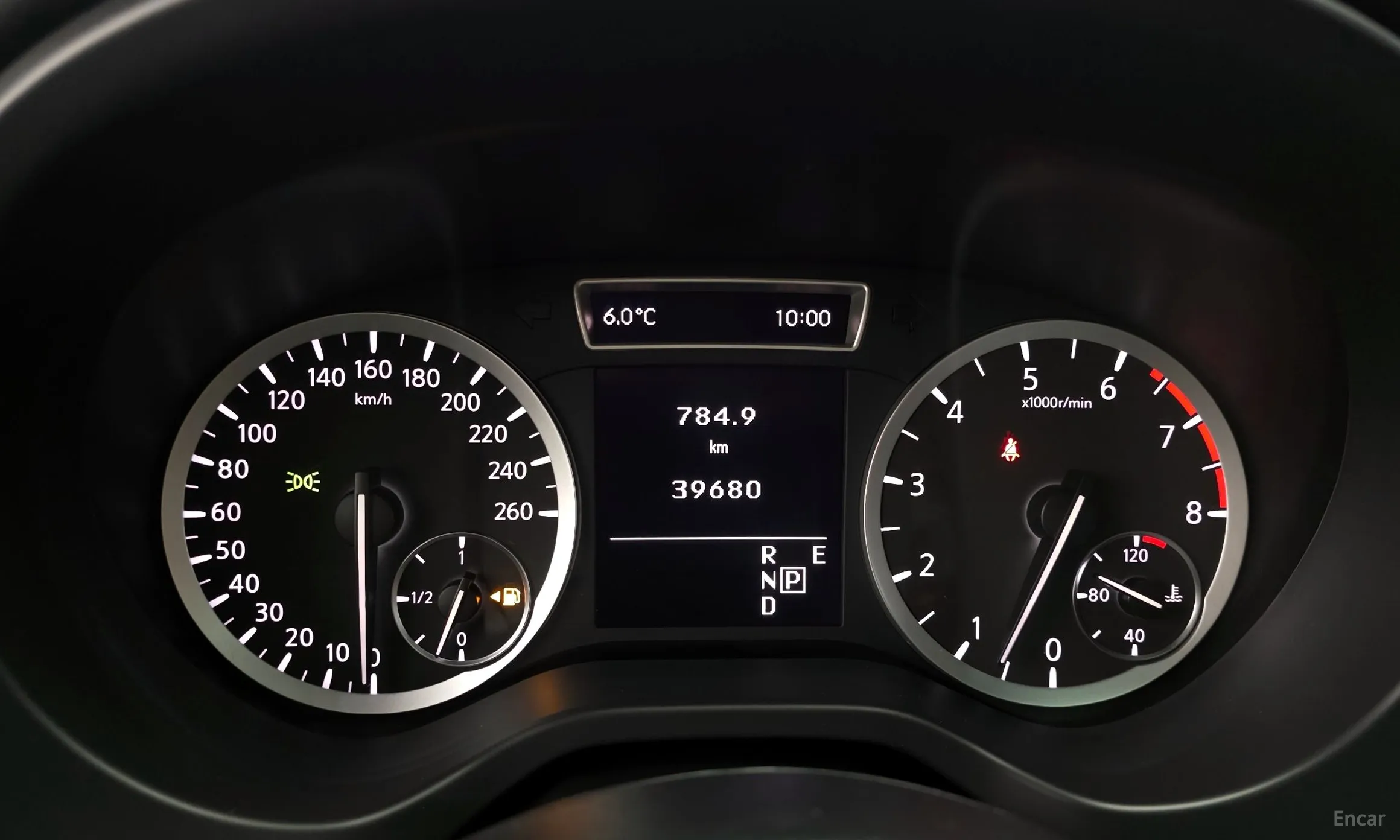 Infiniti Q30 превью 8