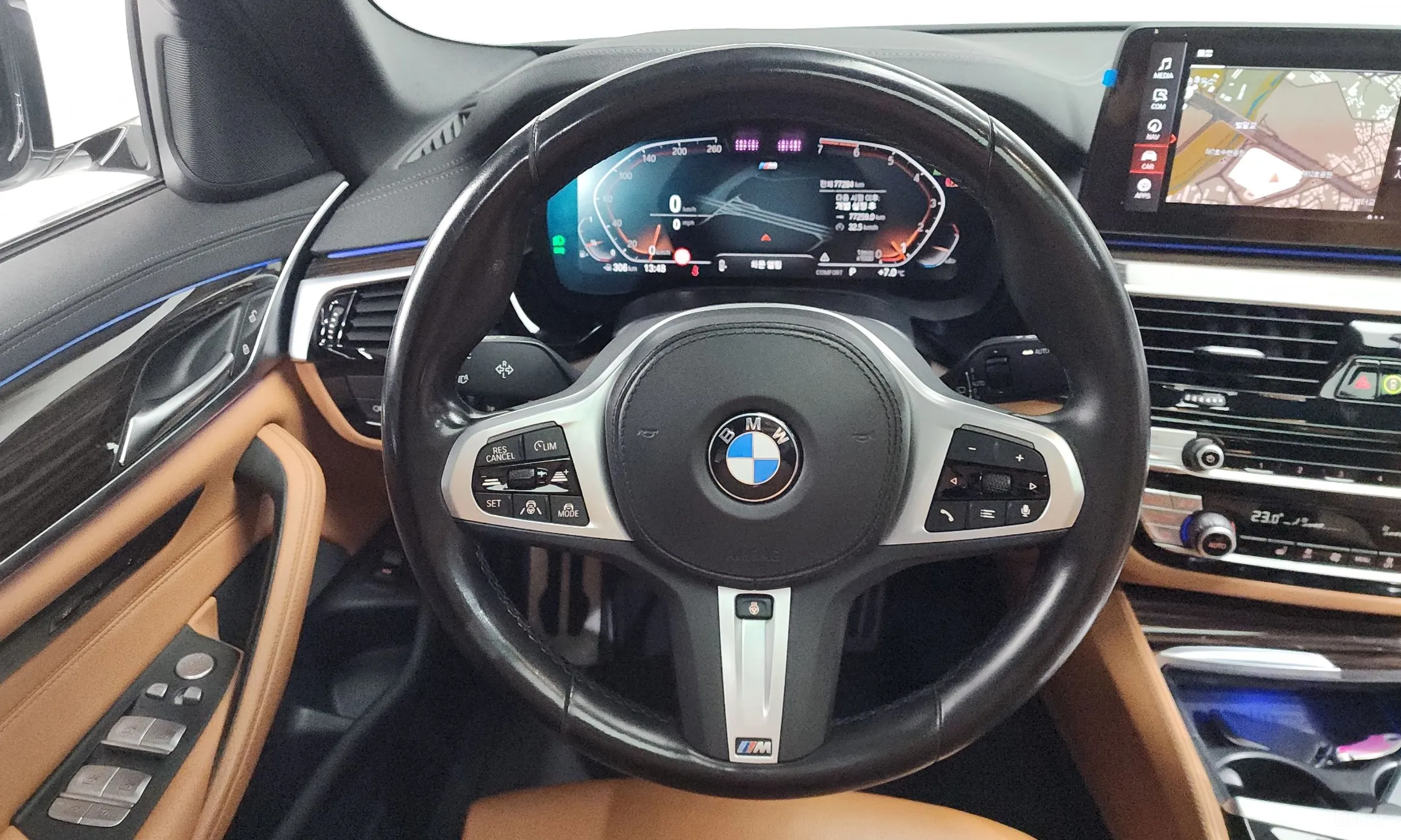 BMW 5 Series (G30) превью 13
