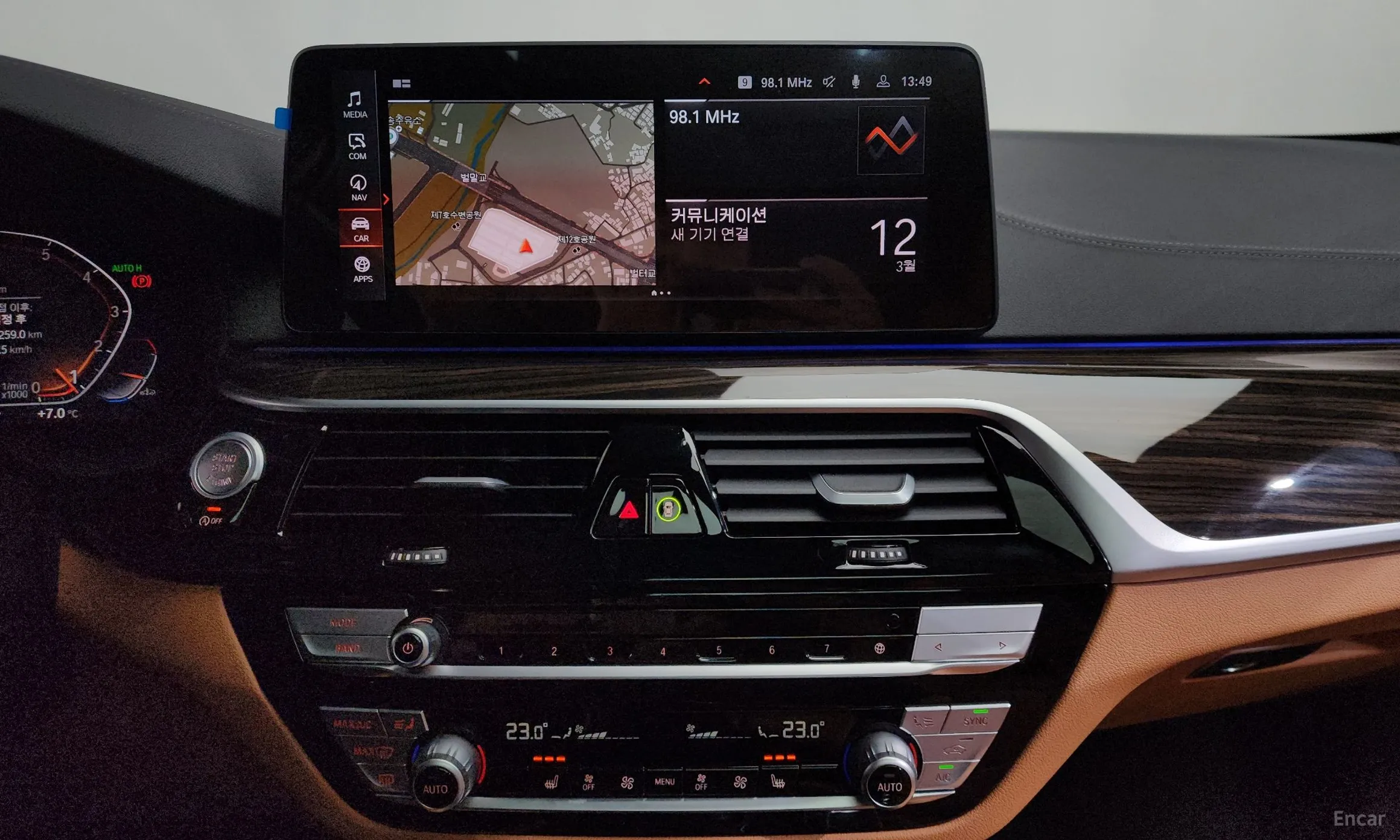 BMW 5 Series (G30) превью 14
