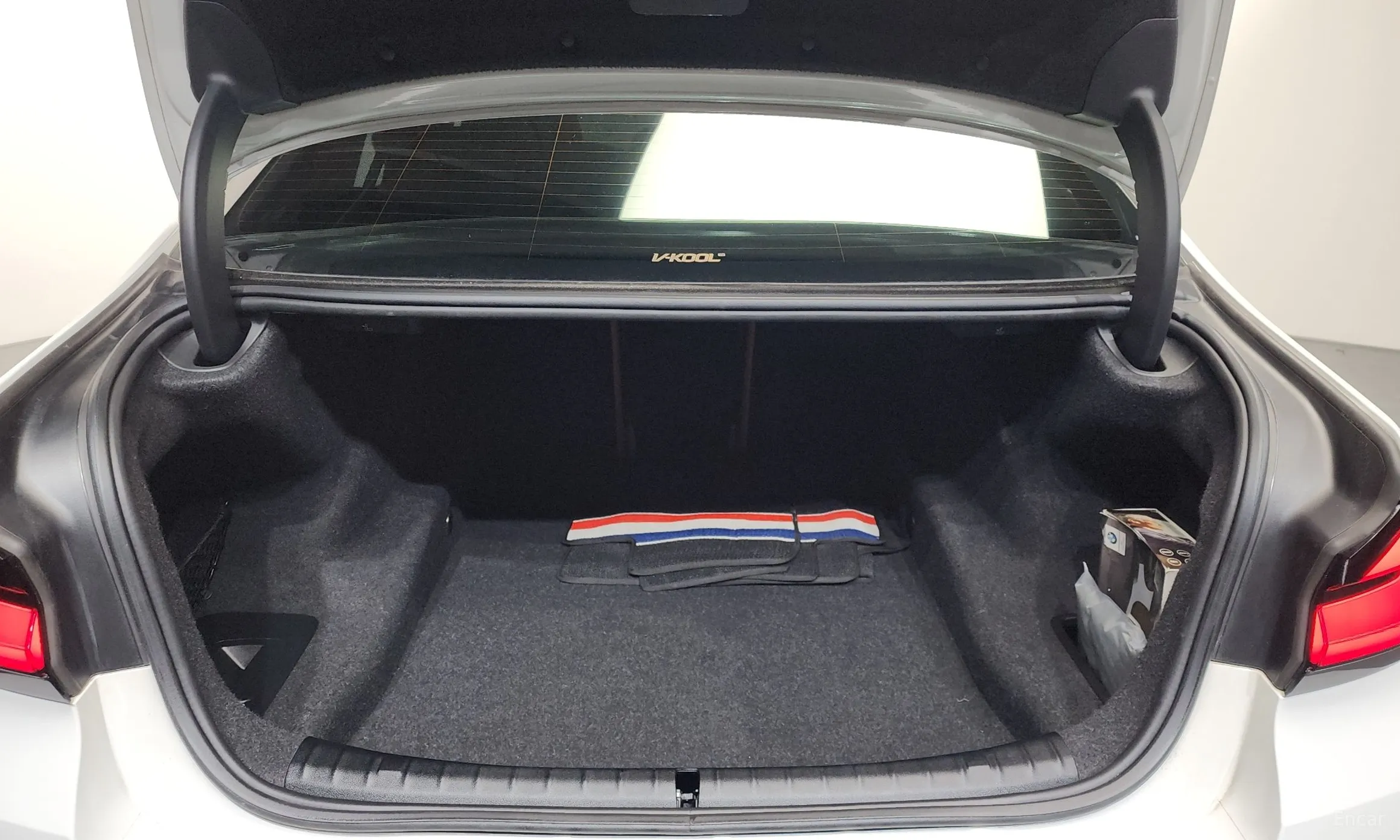 BMW 5 Series (G30) превью 20
