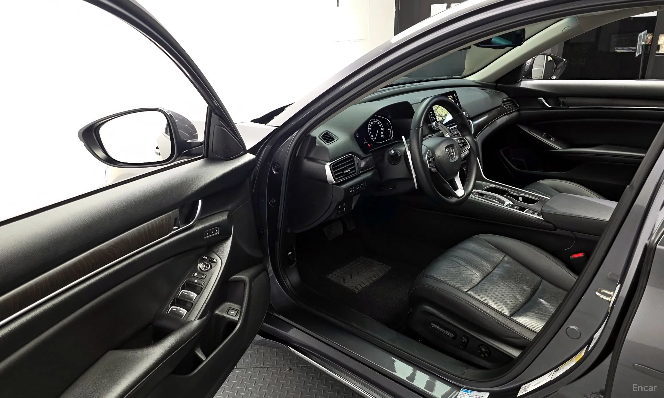 Honda Accord 10th Generation превью 10