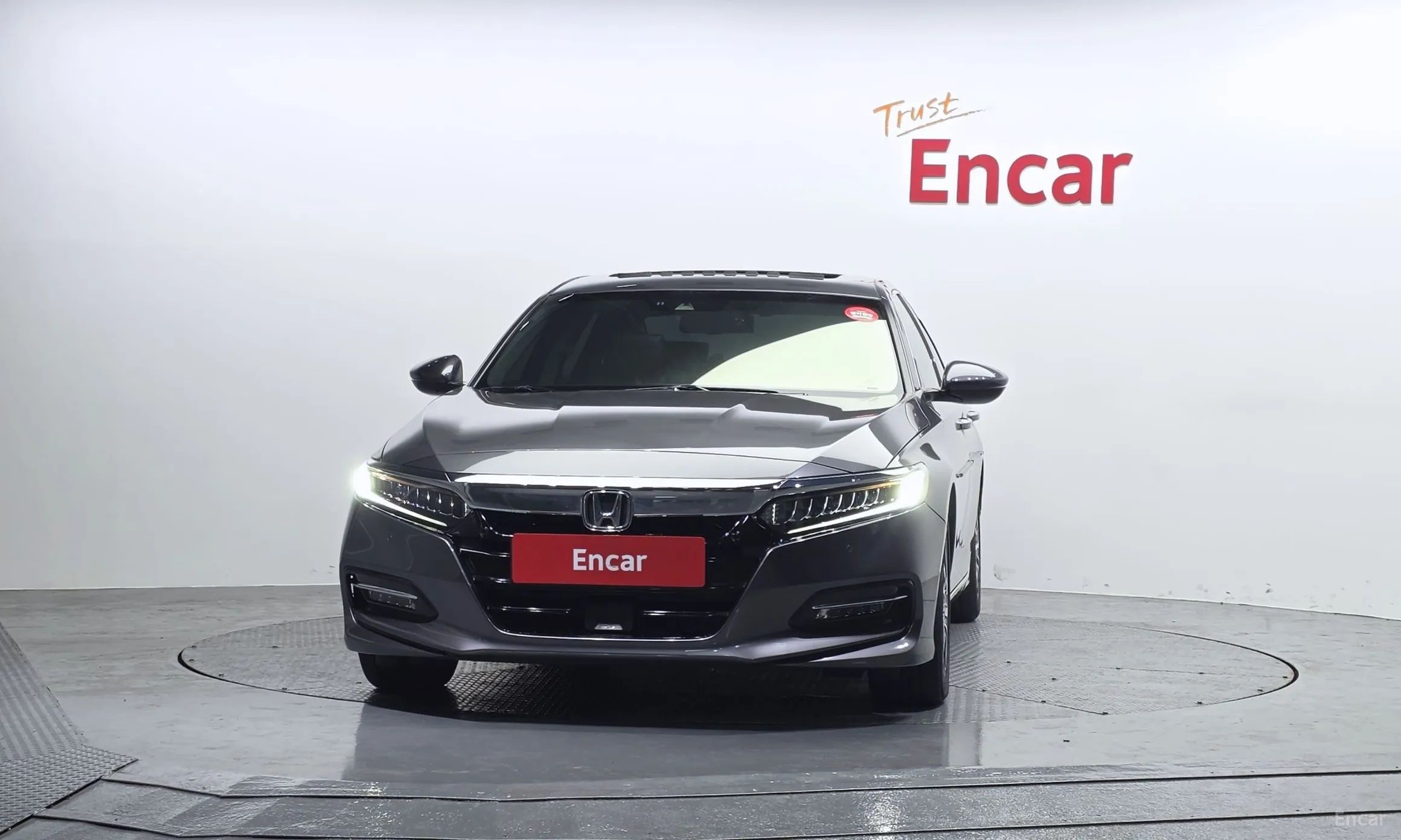 Honda Accord 10th Generation превью 3