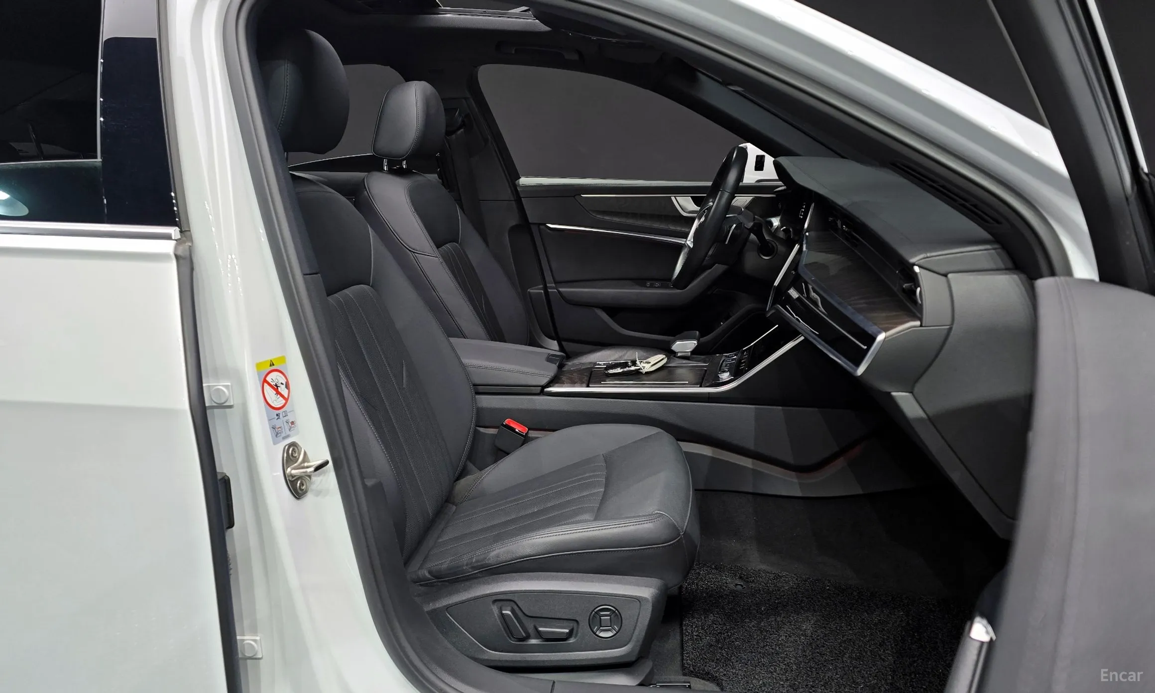 Audi A6 (C8) превью 10