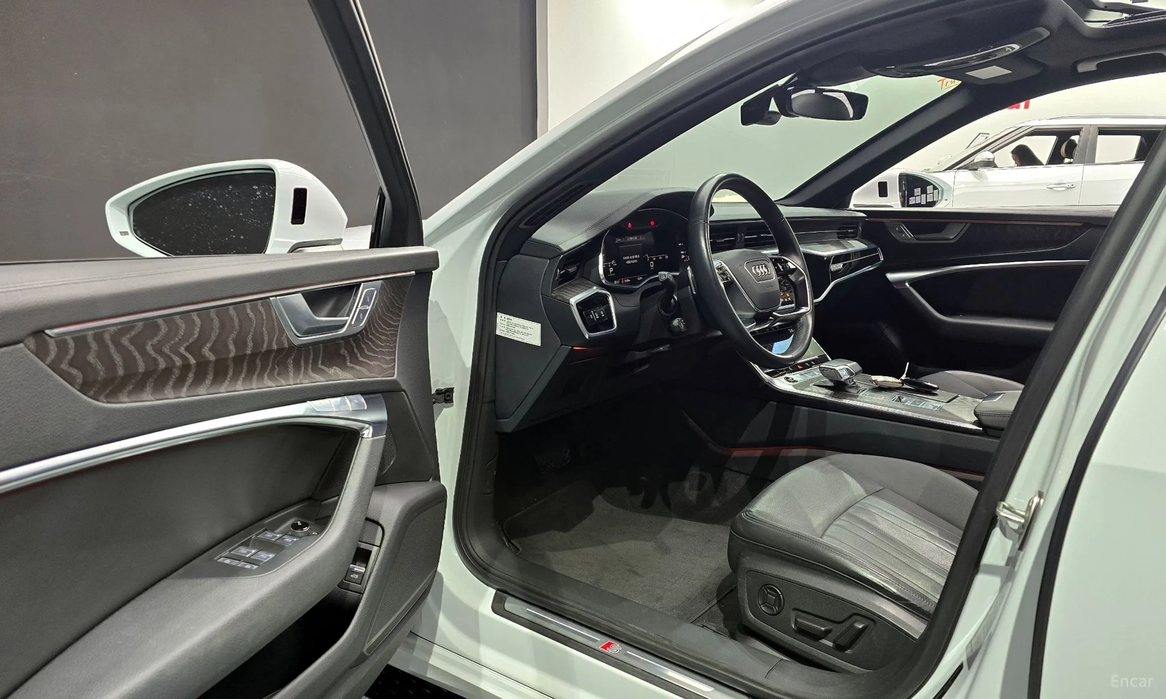 Audi A6 (C8) превью 11