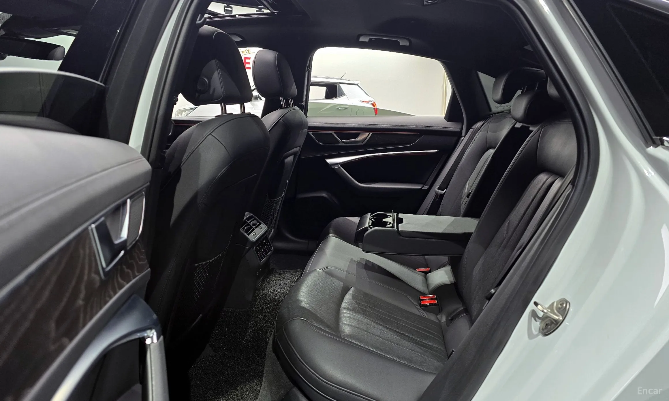 Audi A6 (C8) превью 12