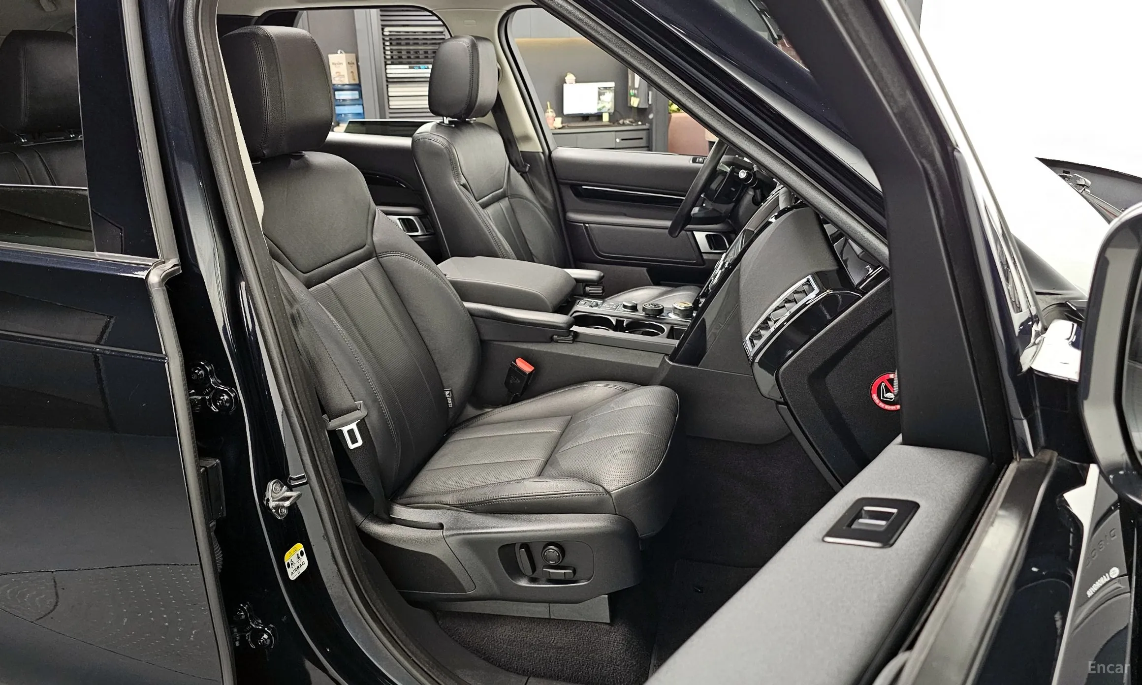 Land Rover Discovery 5 превью 10