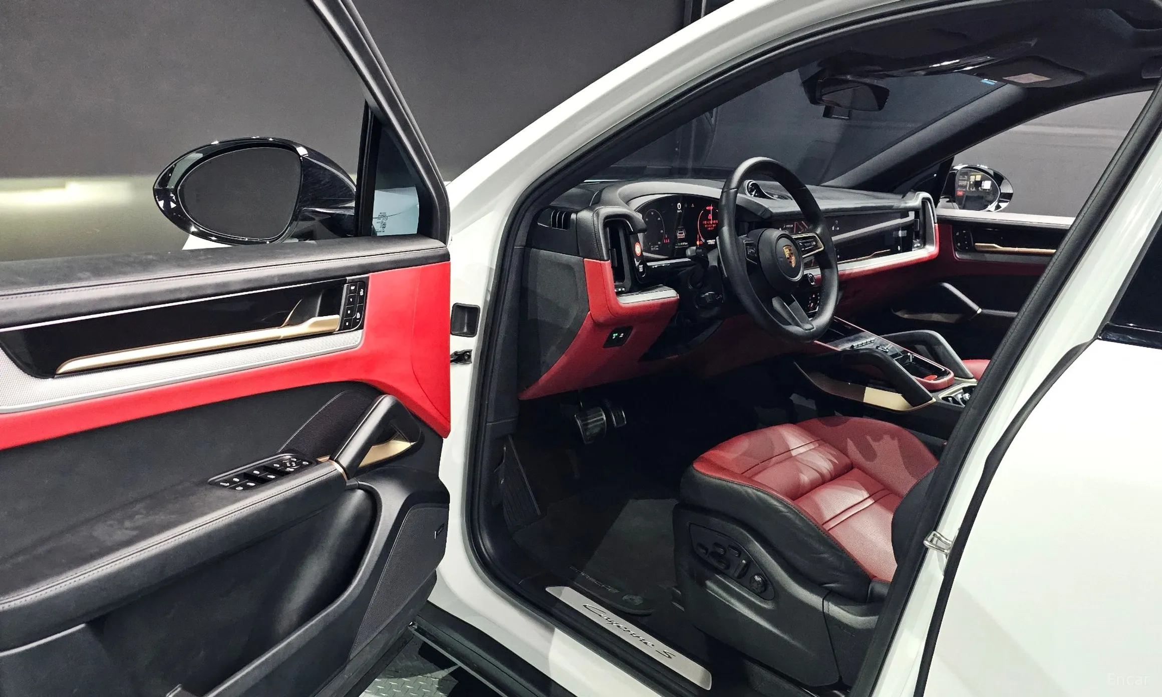 Porsche Cayenne (PO536) превью 12