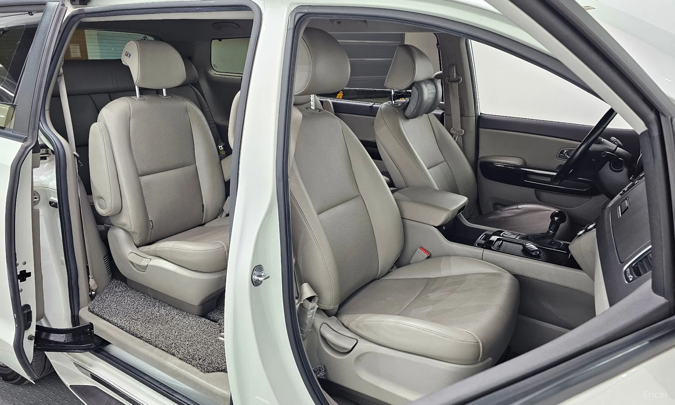 Kia Carnival превью 10