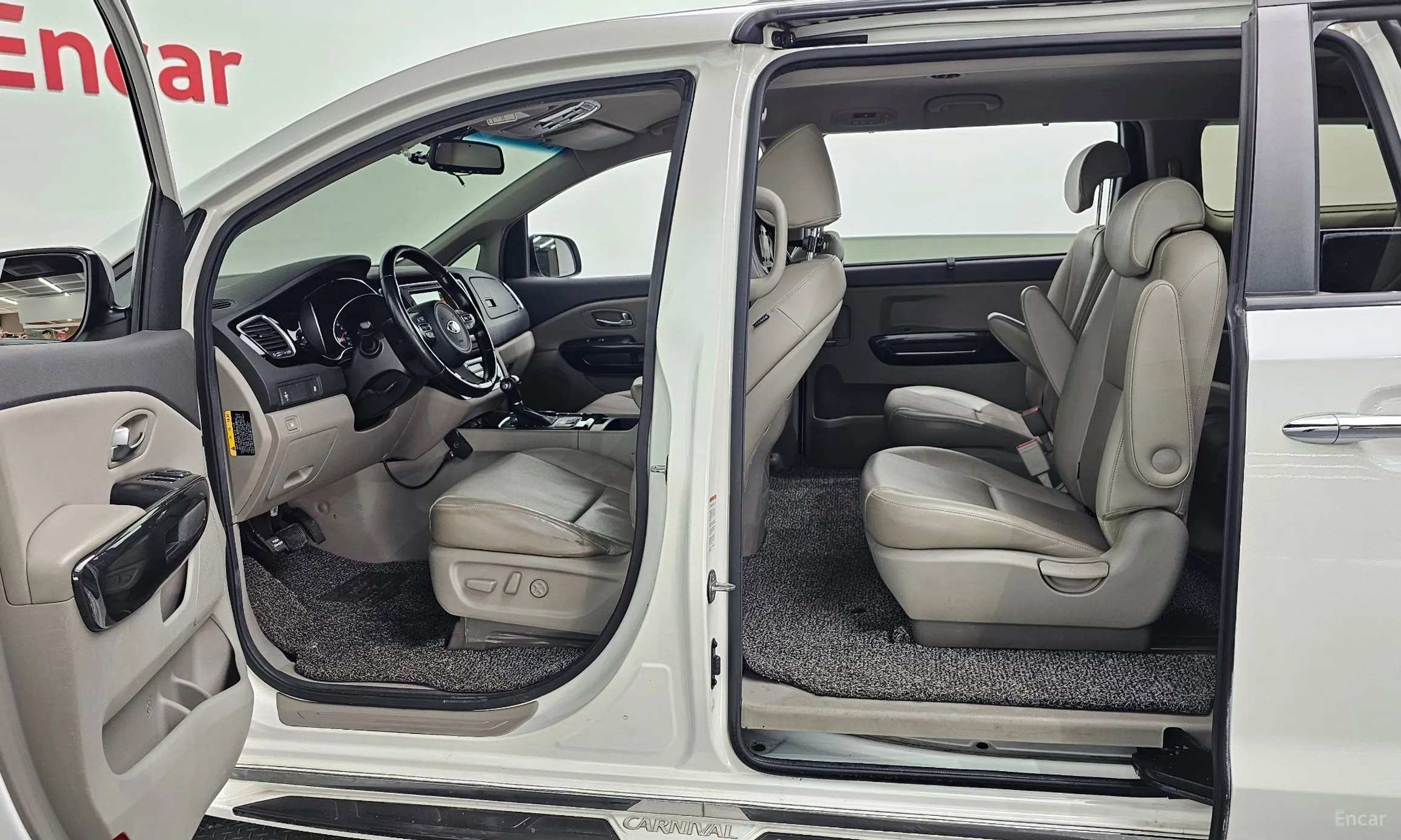 Kia Carnival превью 18