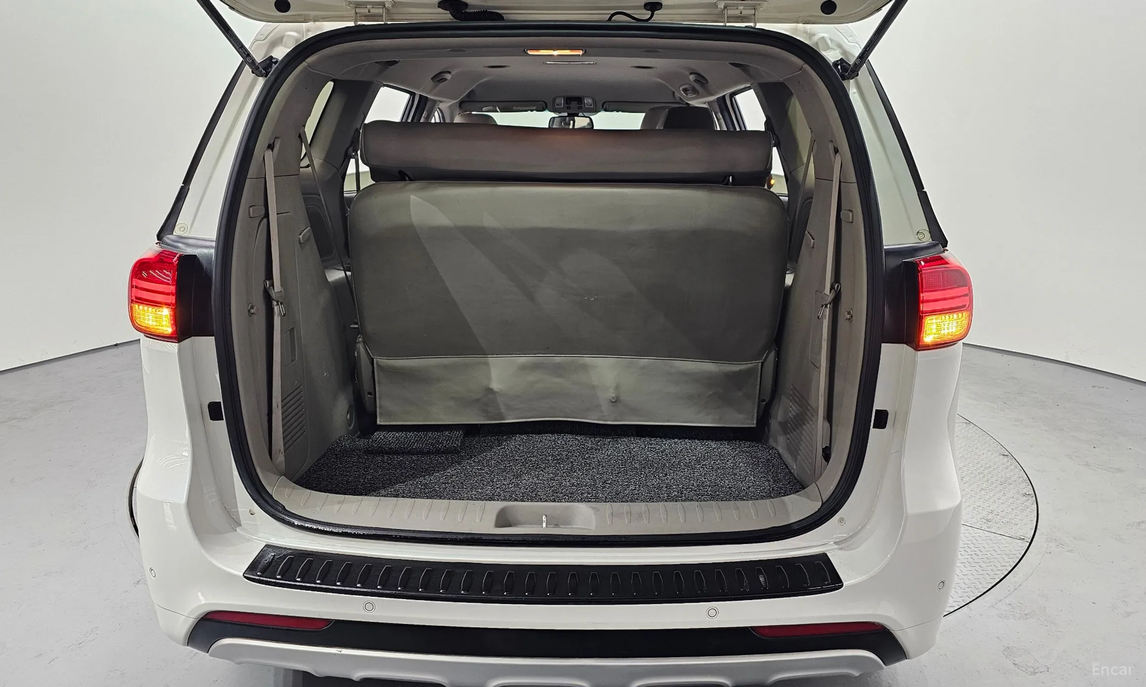 Kia Carnival превью 20