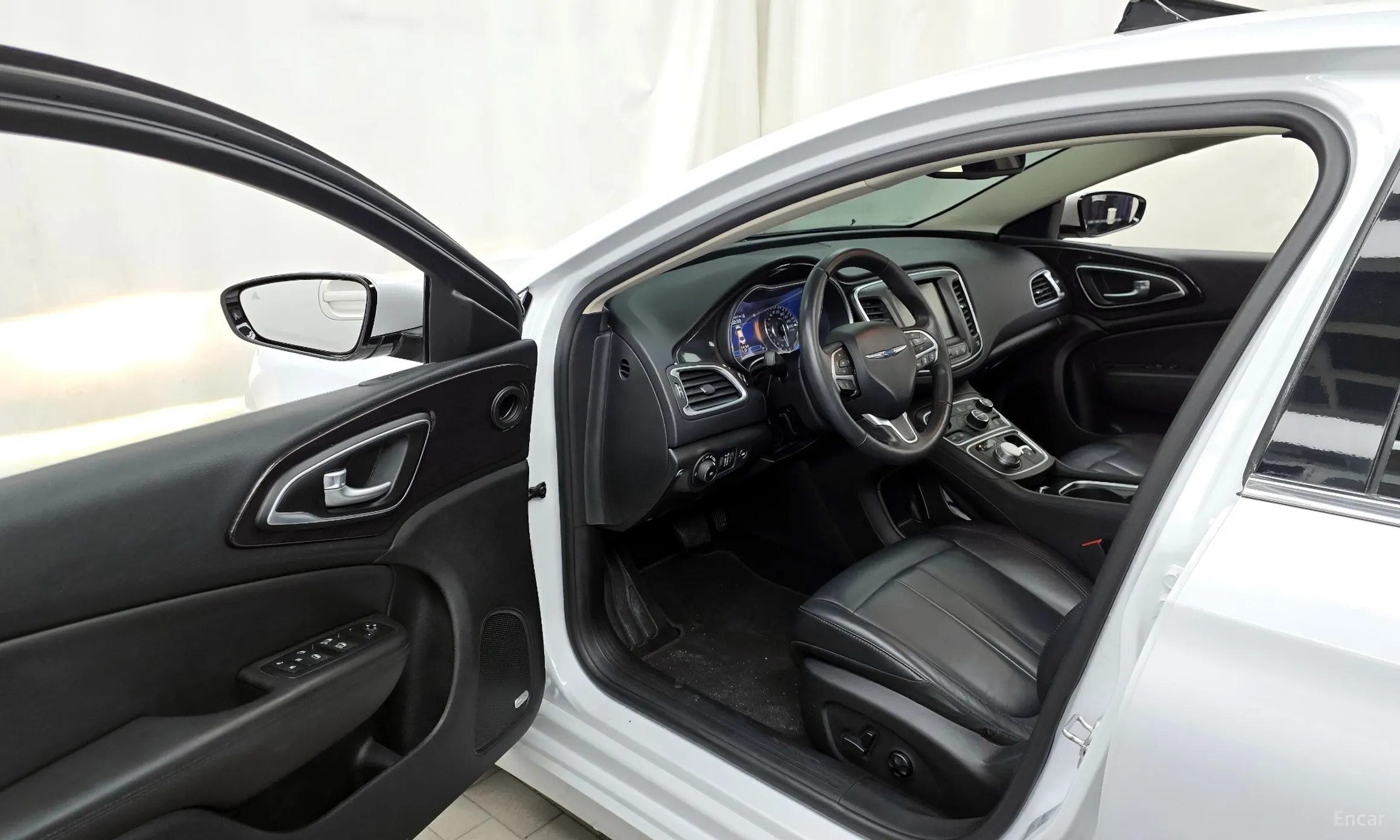 Chrysler 200 Second generation превью 10
