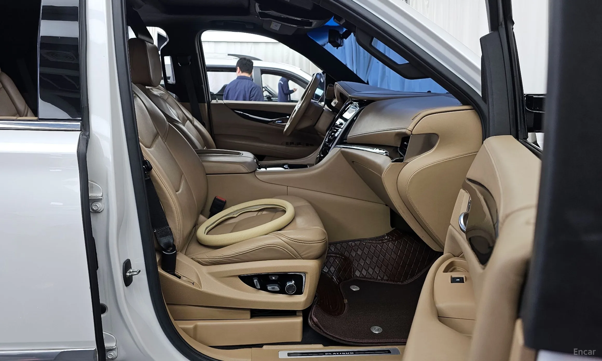 Cadillac Escalade превью 11