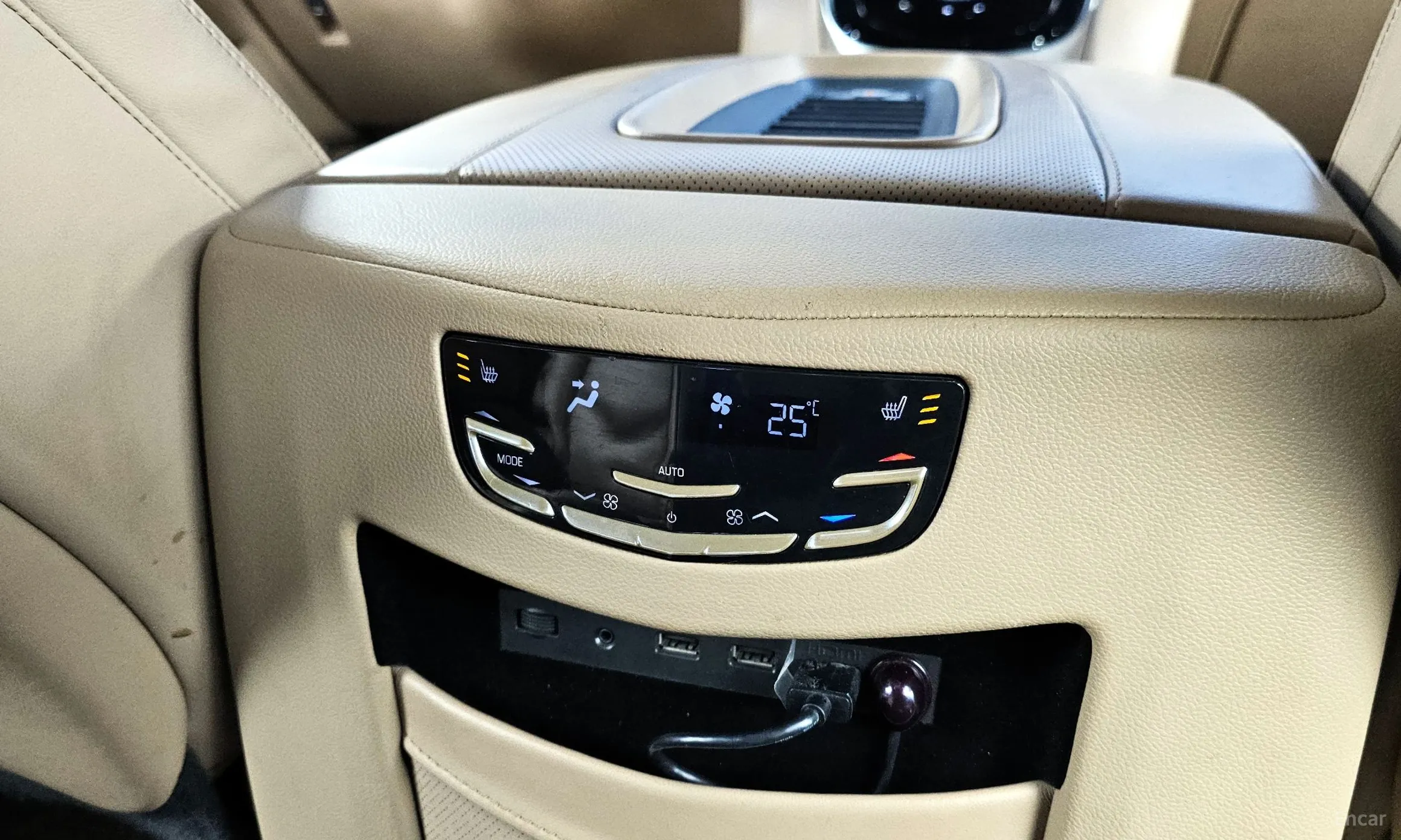 Cadillac Escalade превью 19