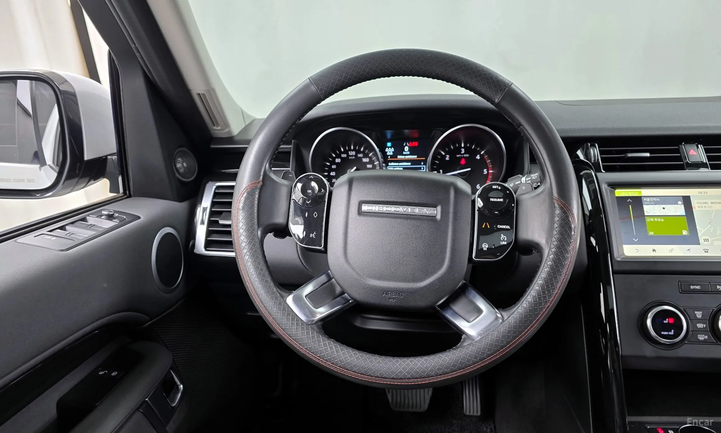 Land Rover Discovery 5 превью 13