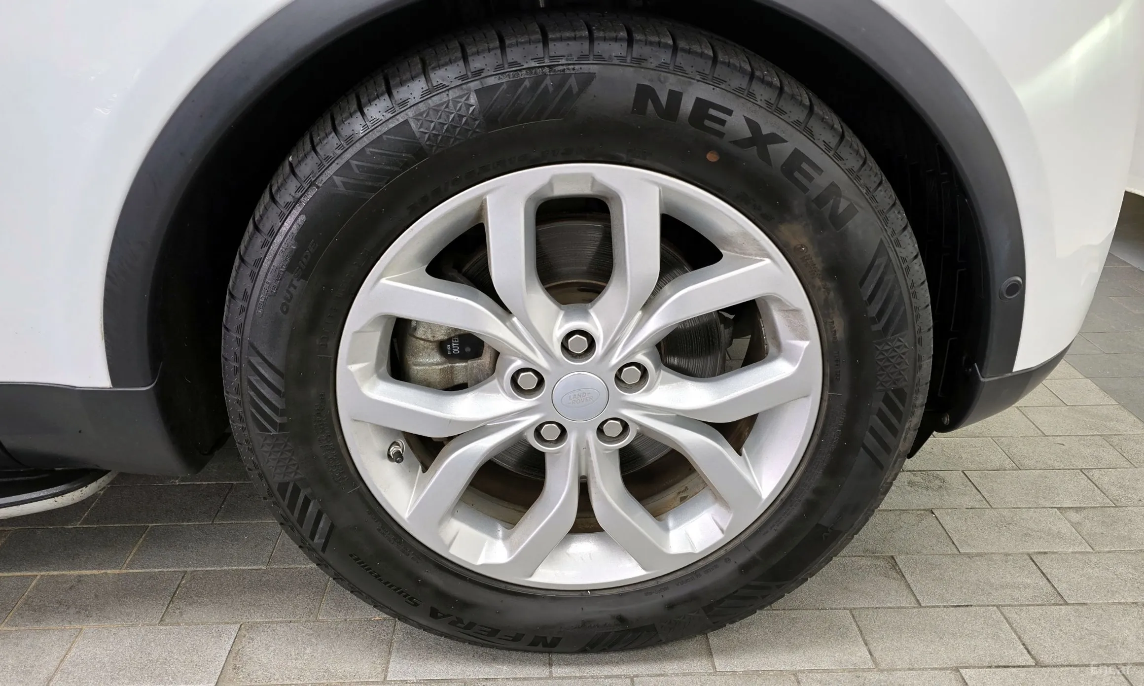 Land Rover Discovery 5 превью 5