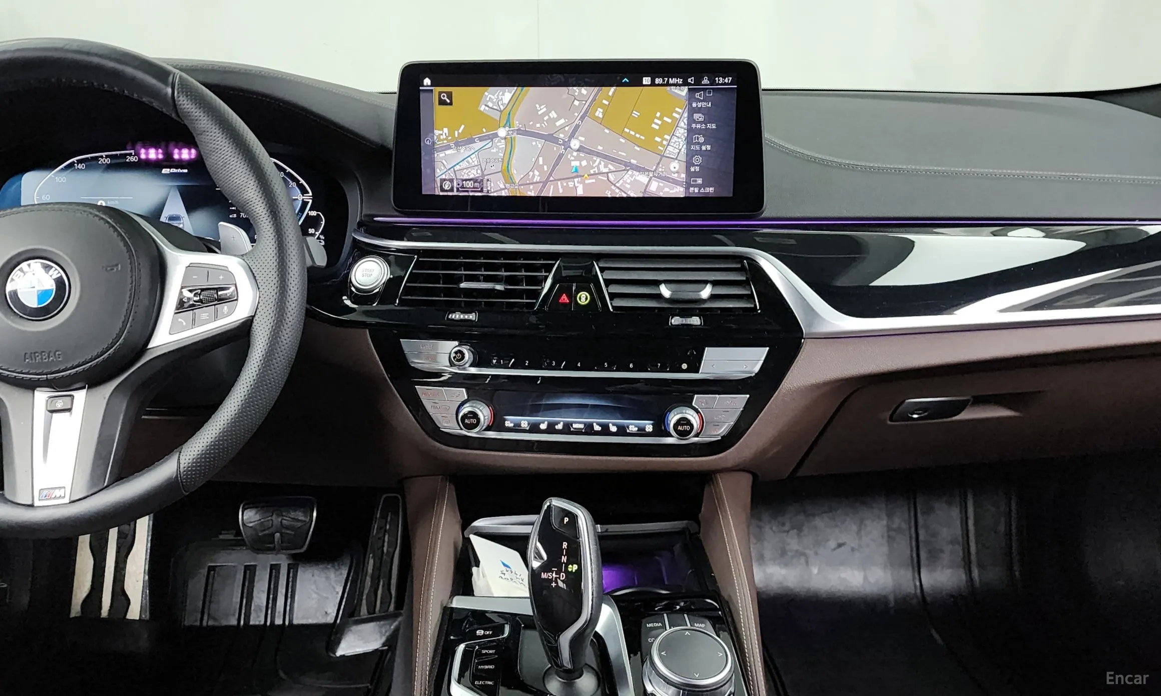 BMW 5 Series (G30) превью 14