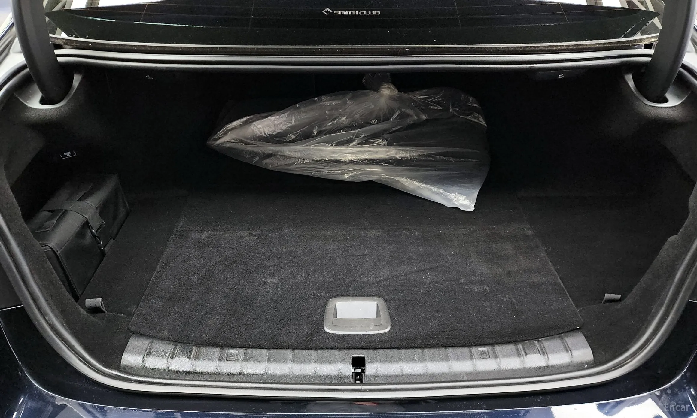 BMW 5 Series (G30) превью 20