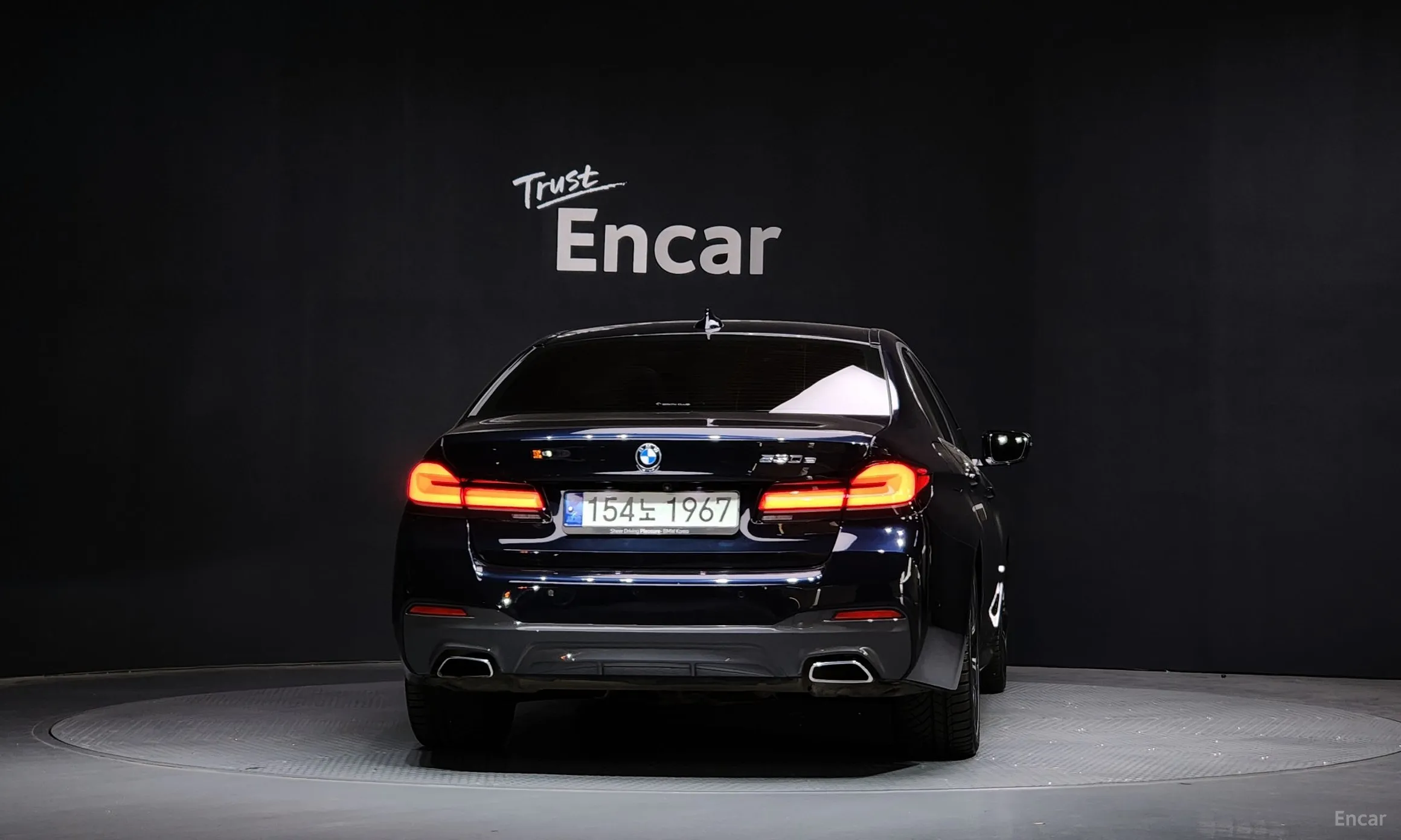 BMW 5 Series (G30) превью 4