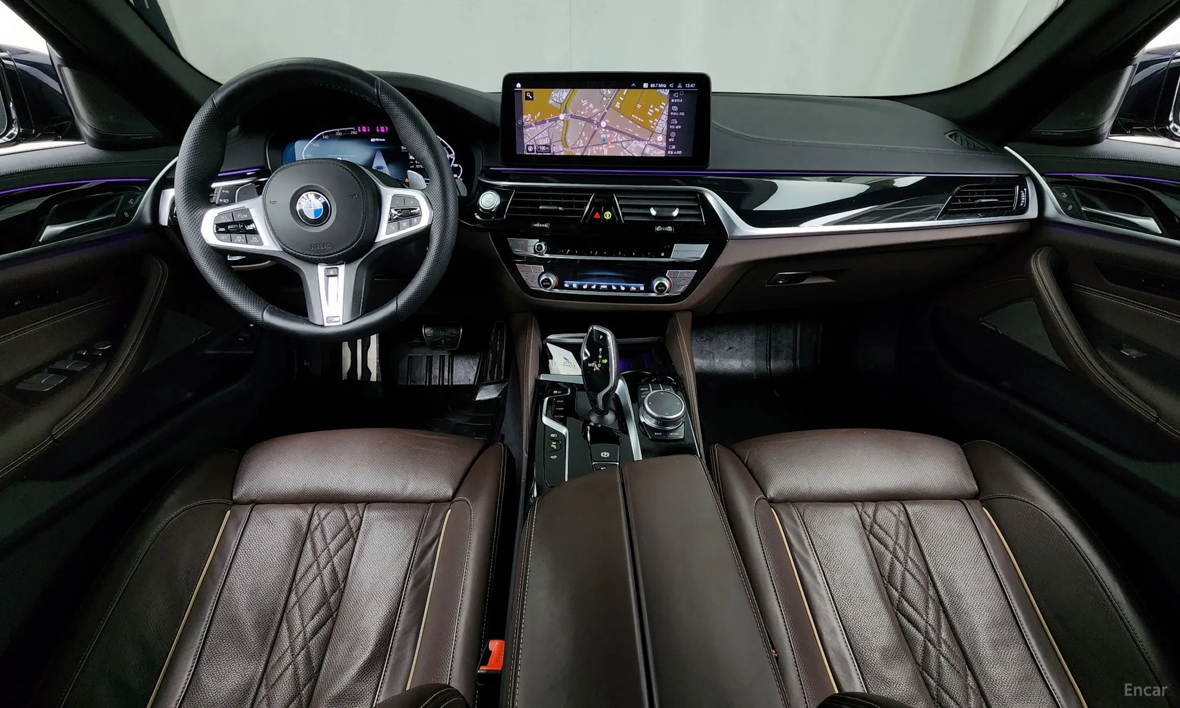 BMW 5 Series (G30) превью 7