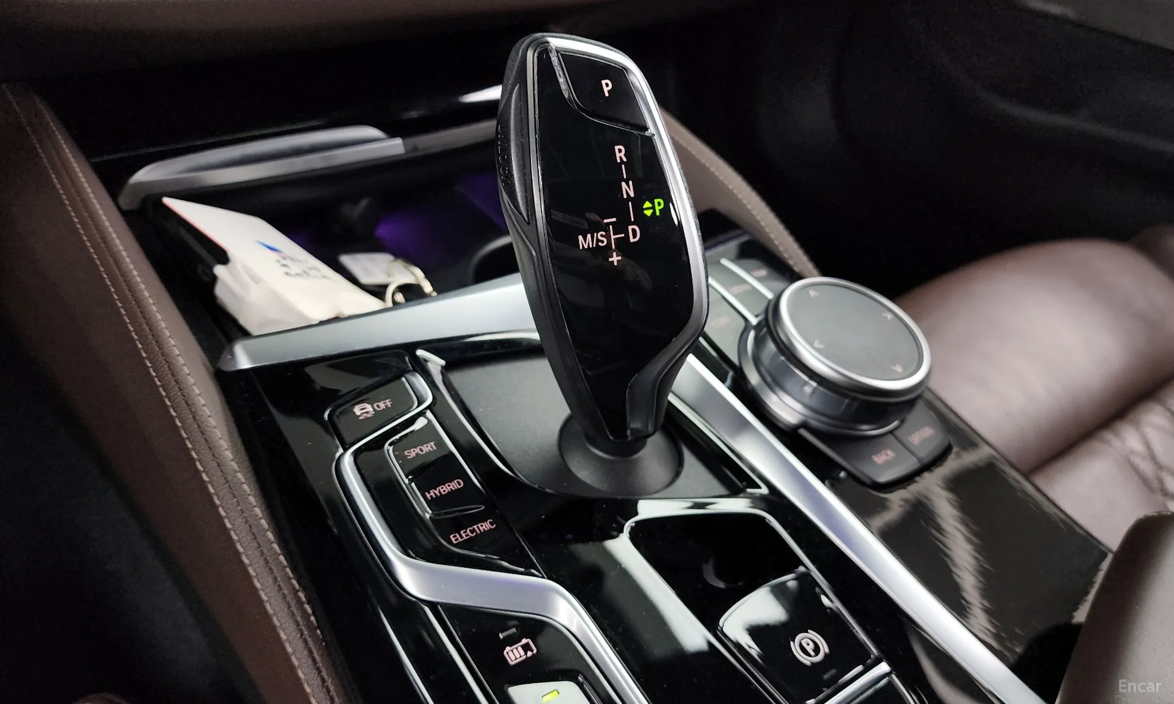 BMW 5 Series (G30) превью 9