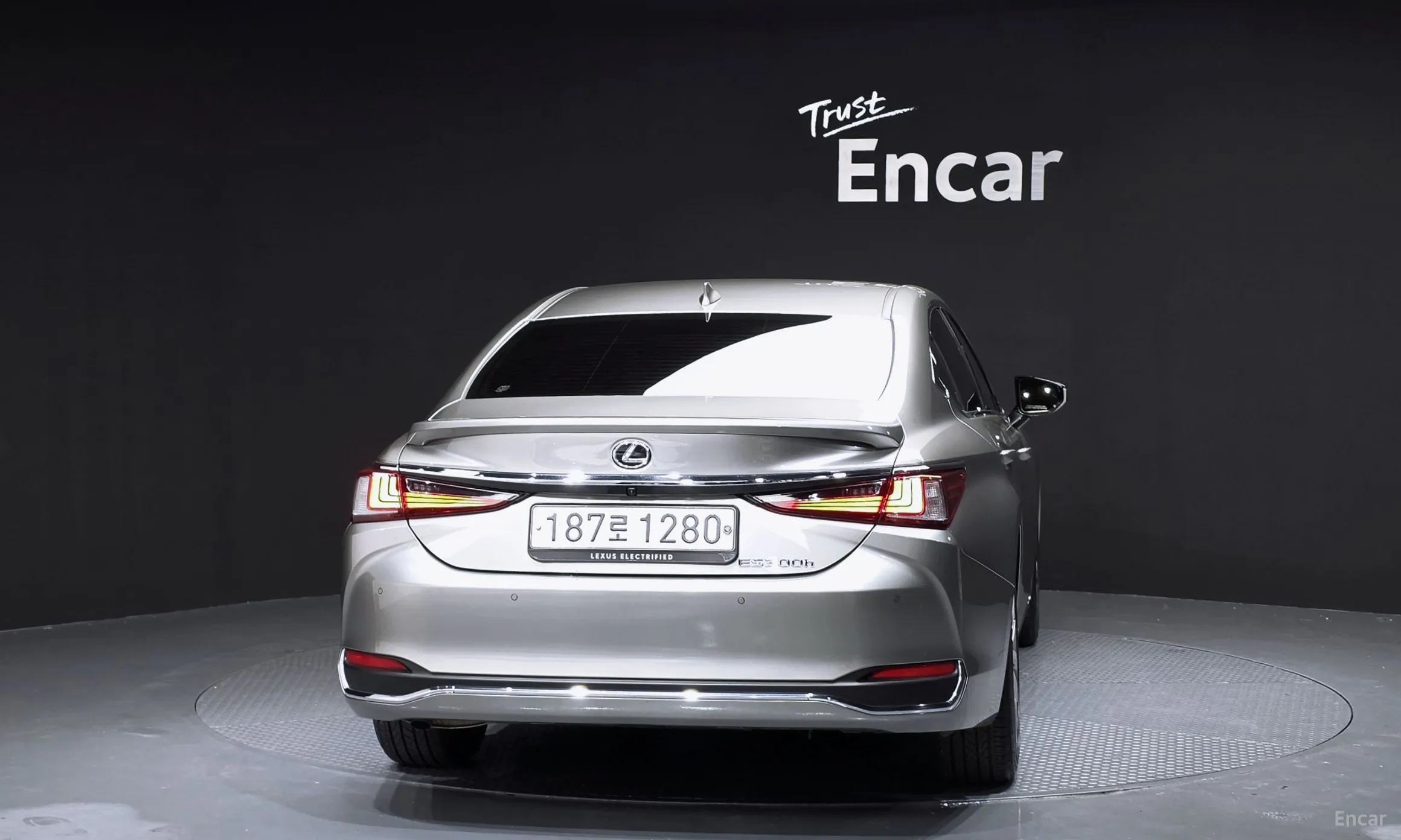 Lexus ES300h 7th Generation превью 4