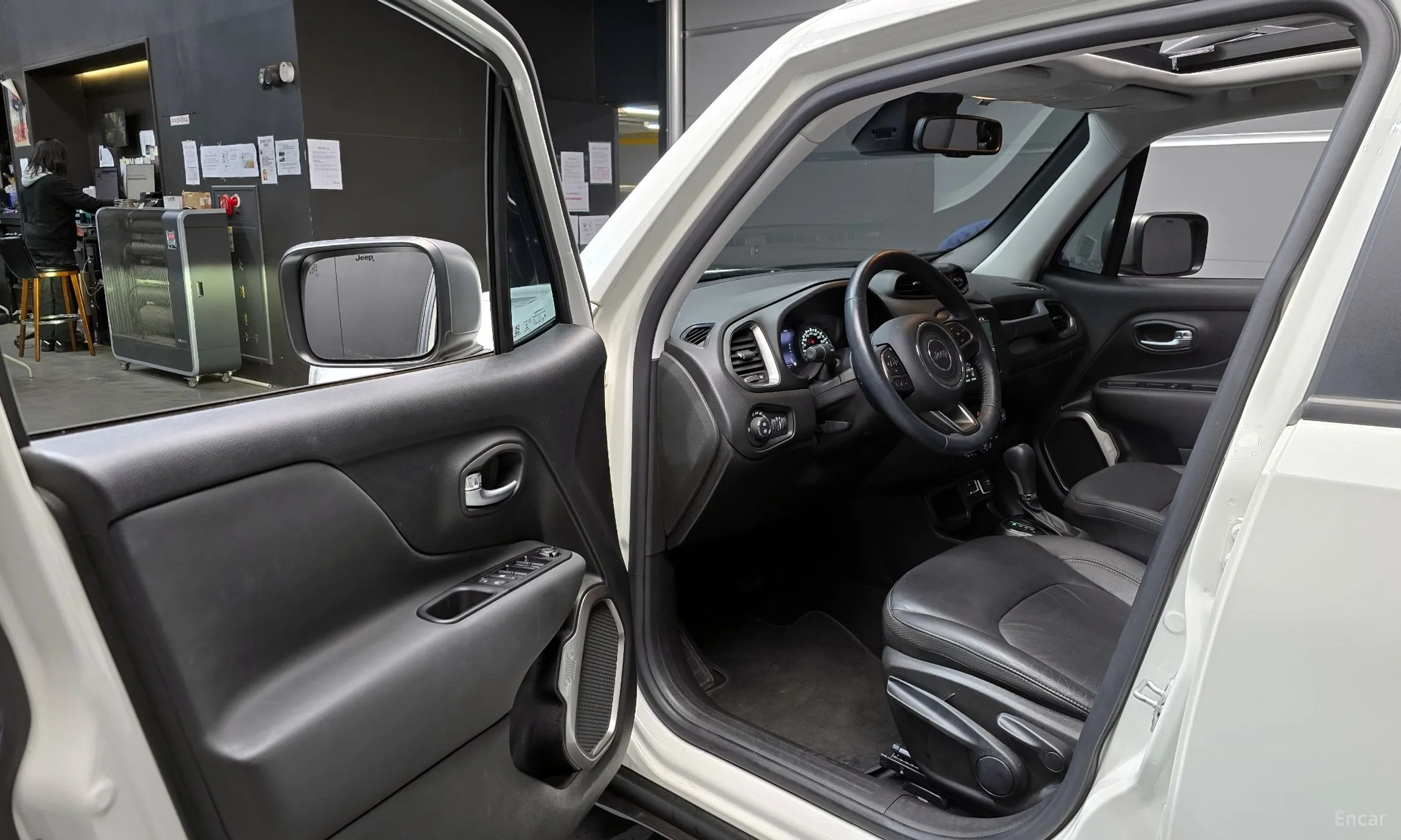 Jeep Renegade превью 11