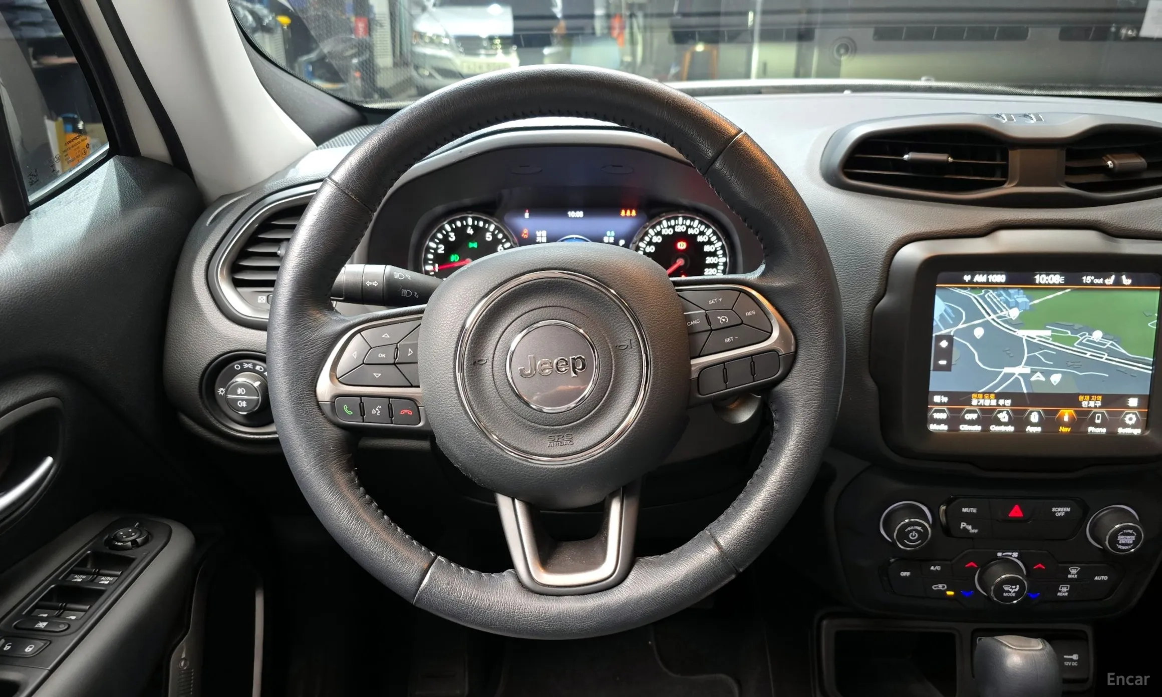 Jeep Renegade превью 14