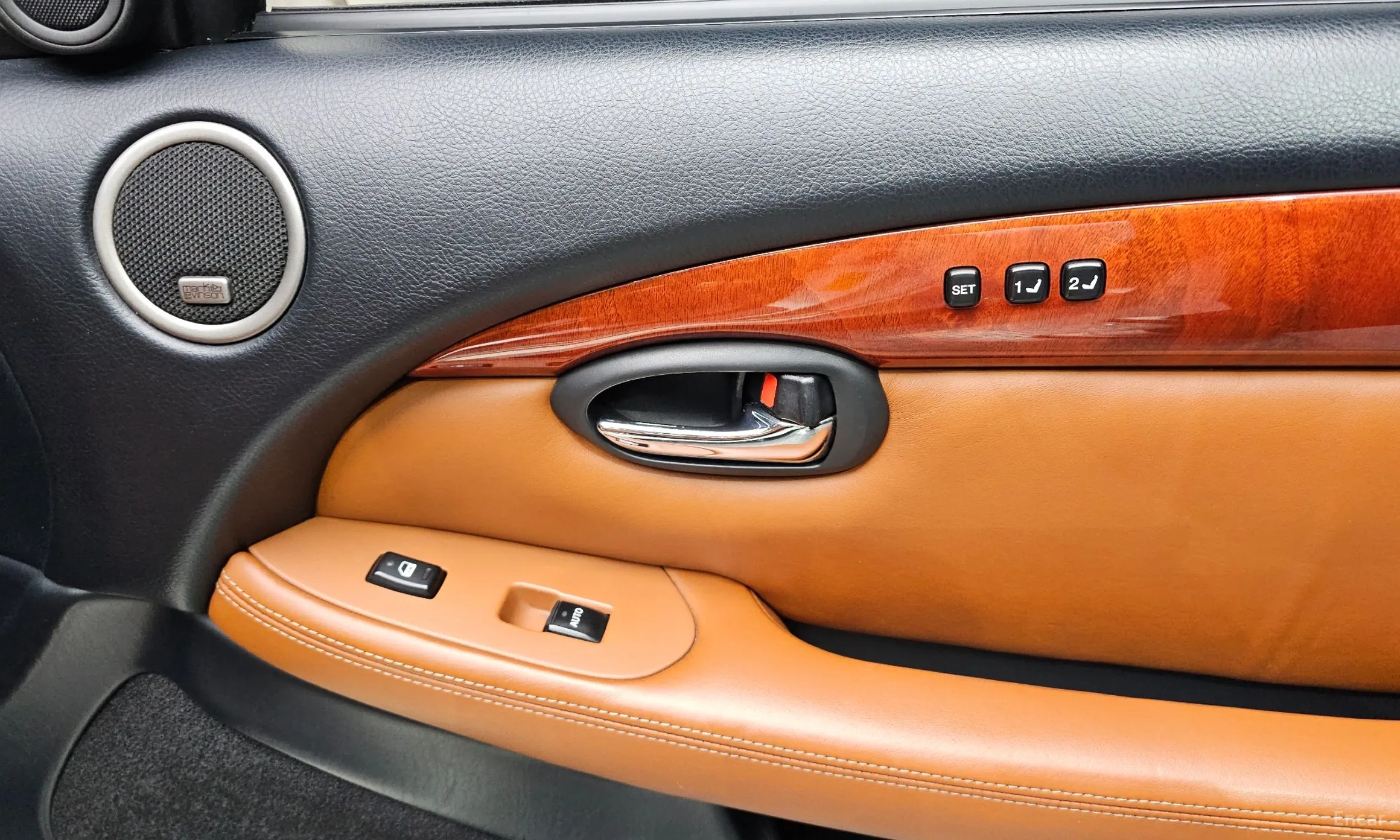 Lexus SC430 превью 19