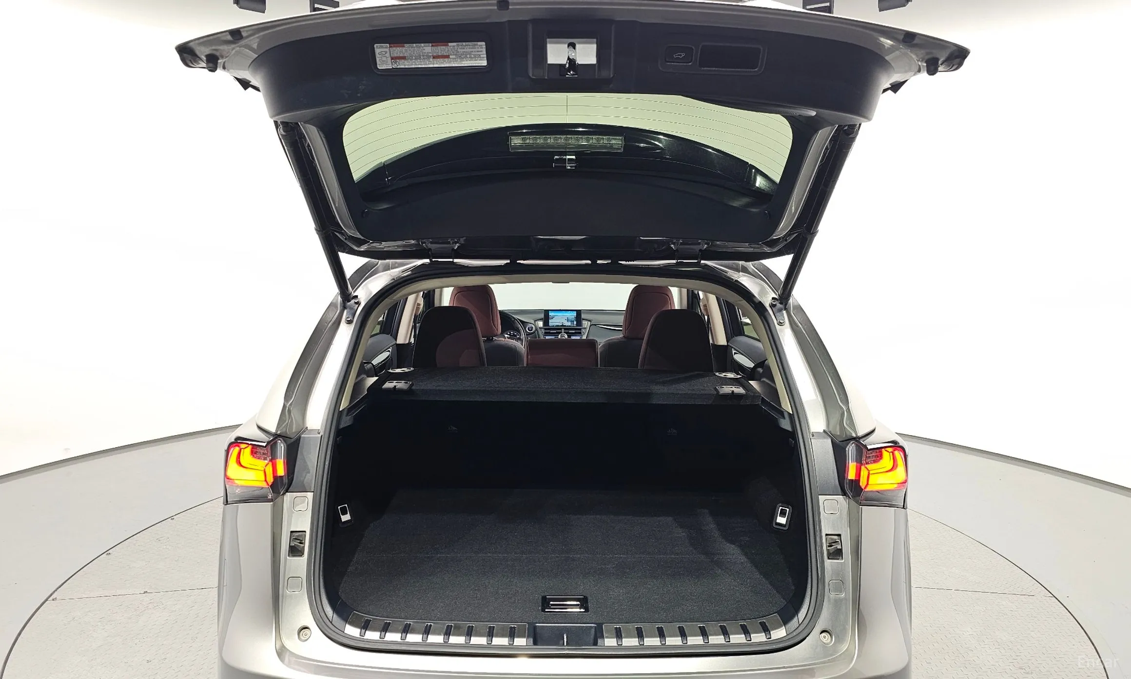 Lexus NX300h превью 20