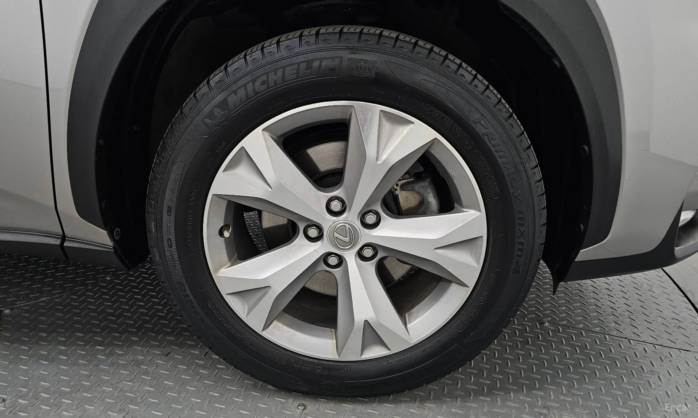 Lexus NX300h превью 5