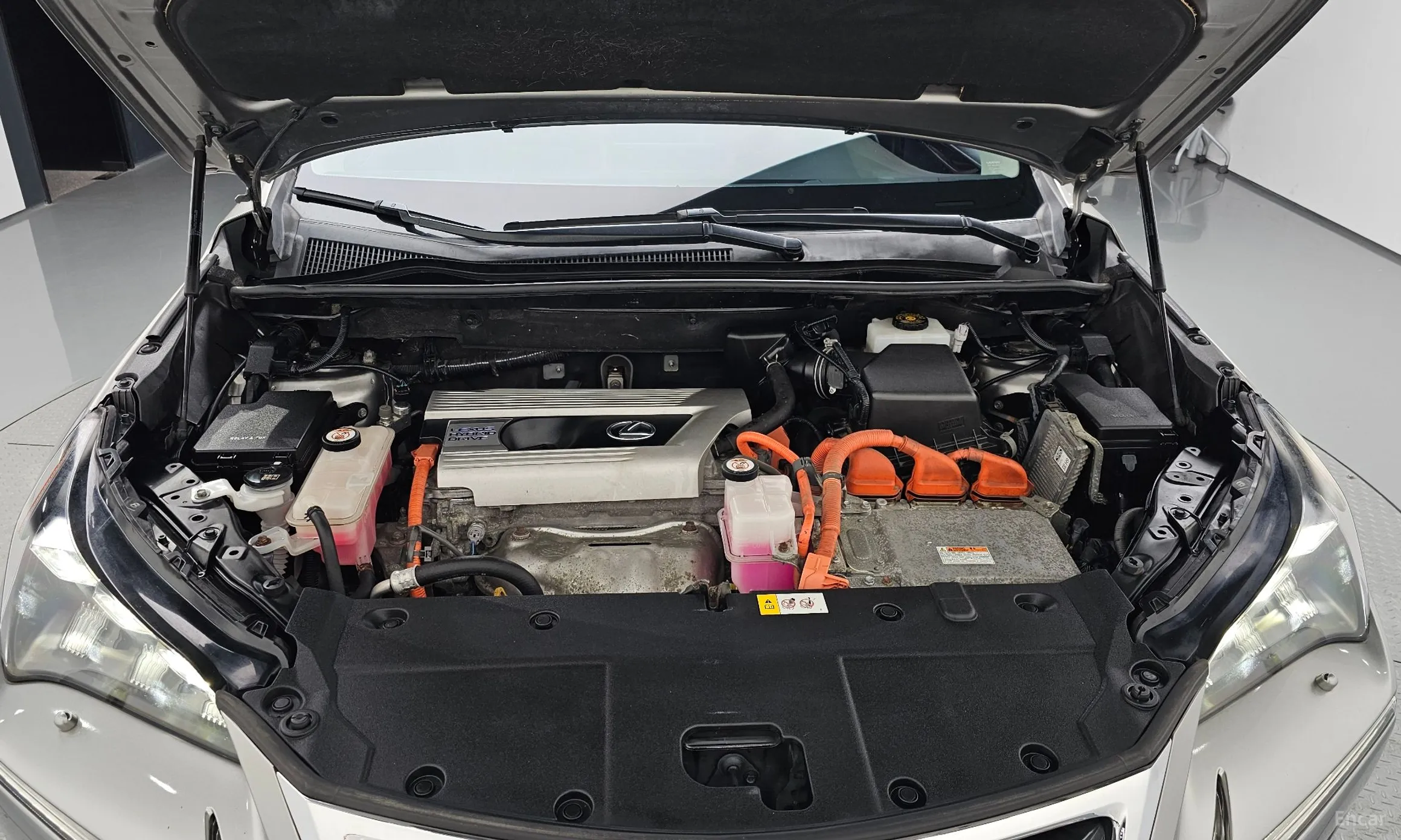 Lexus NX300h превью 6