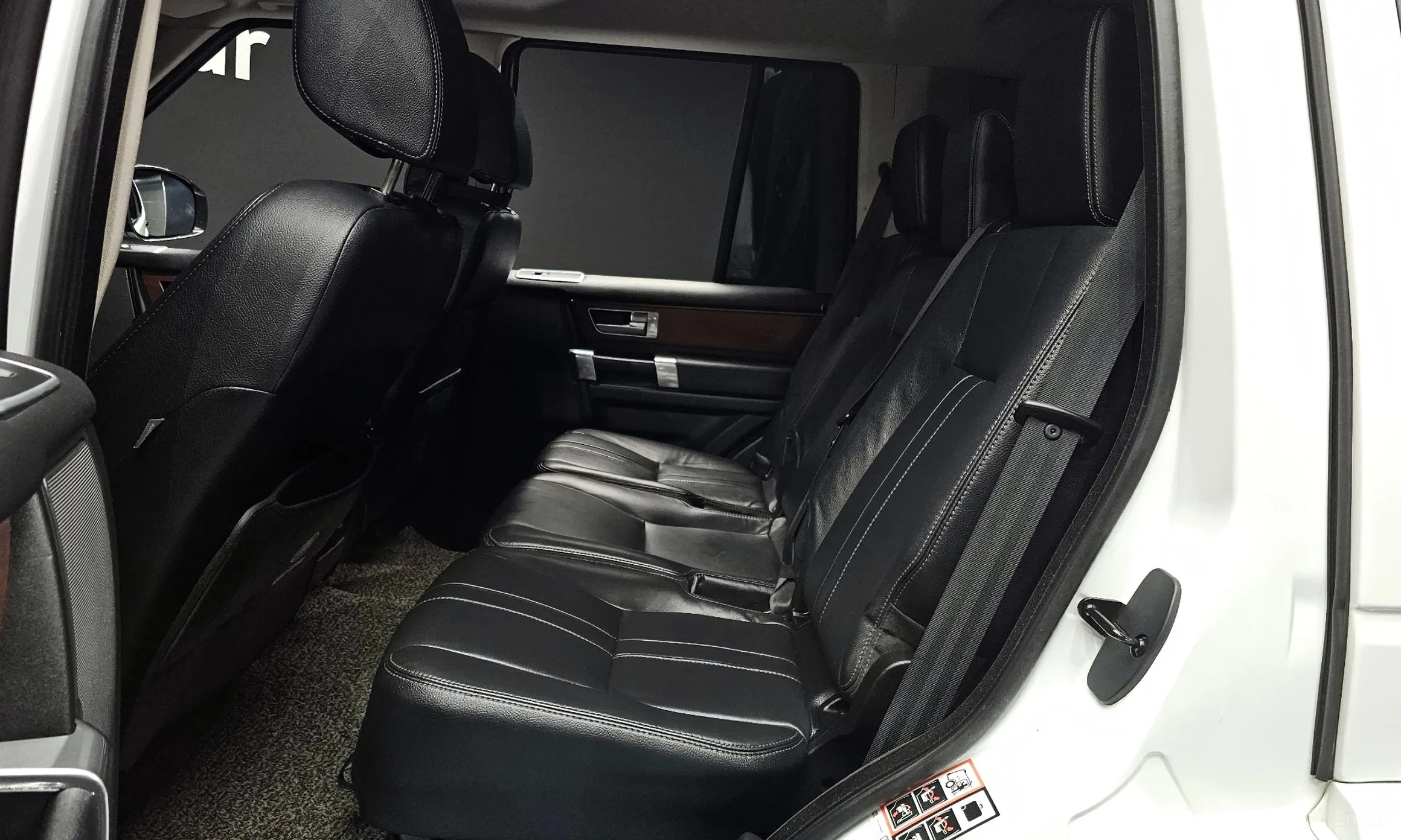 Land Rover Discovery 4 превью 12