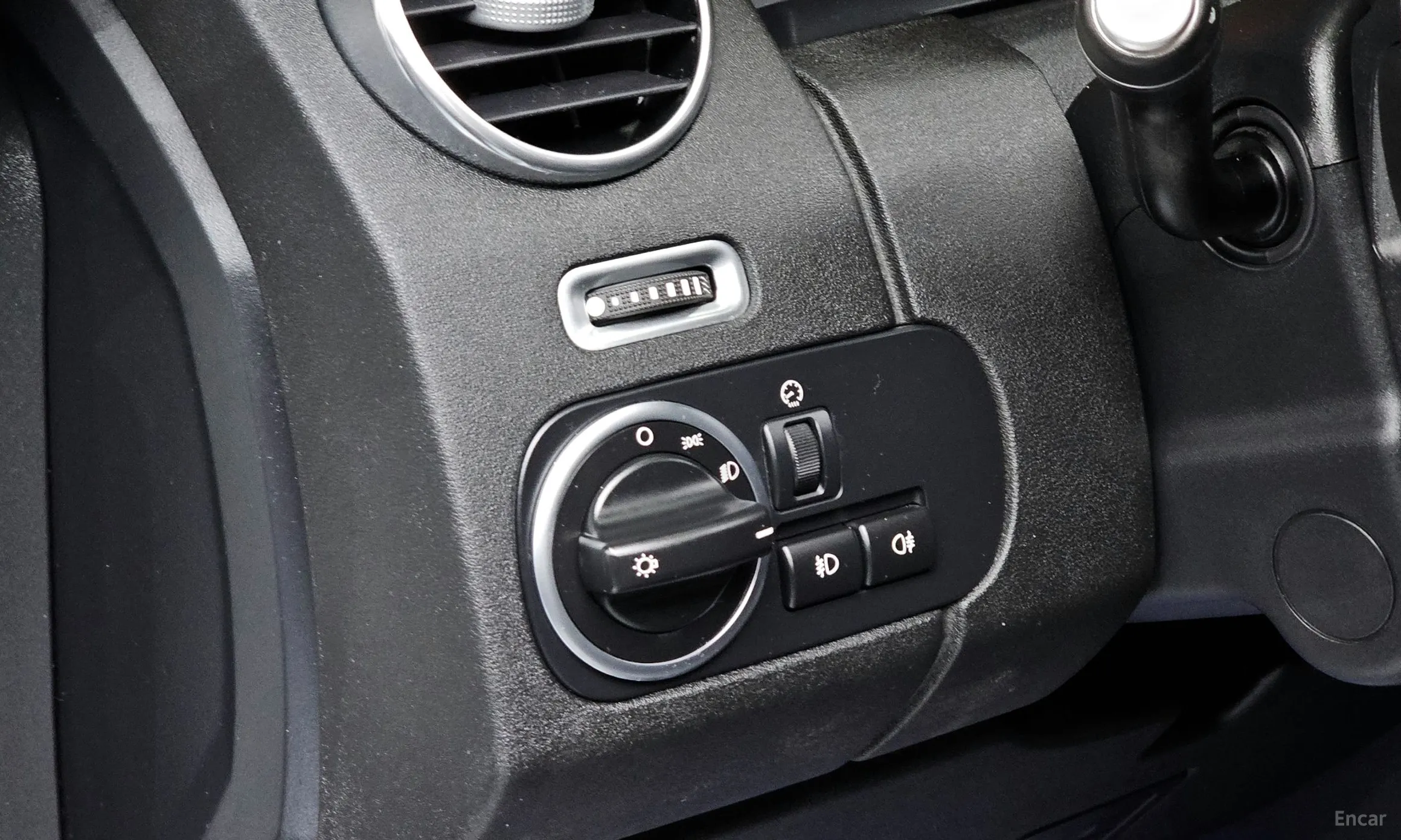 Land Rover Discovery 4 превью 14