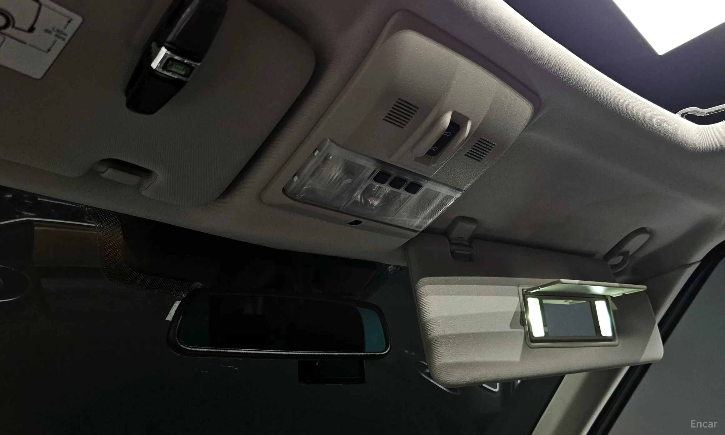 Land Rover Discovery 4 превью 17