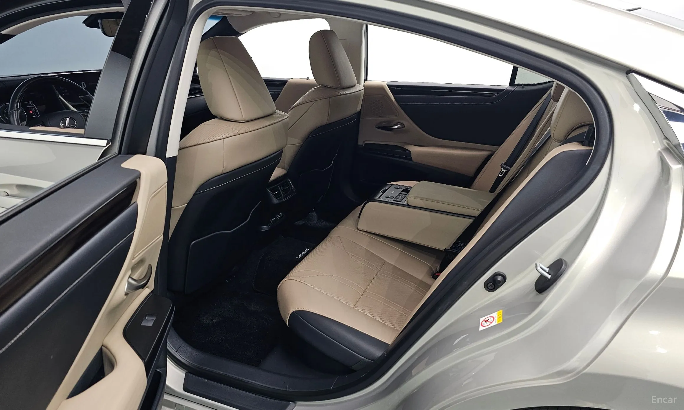 Lexus ES300h 7th Generation превью 12