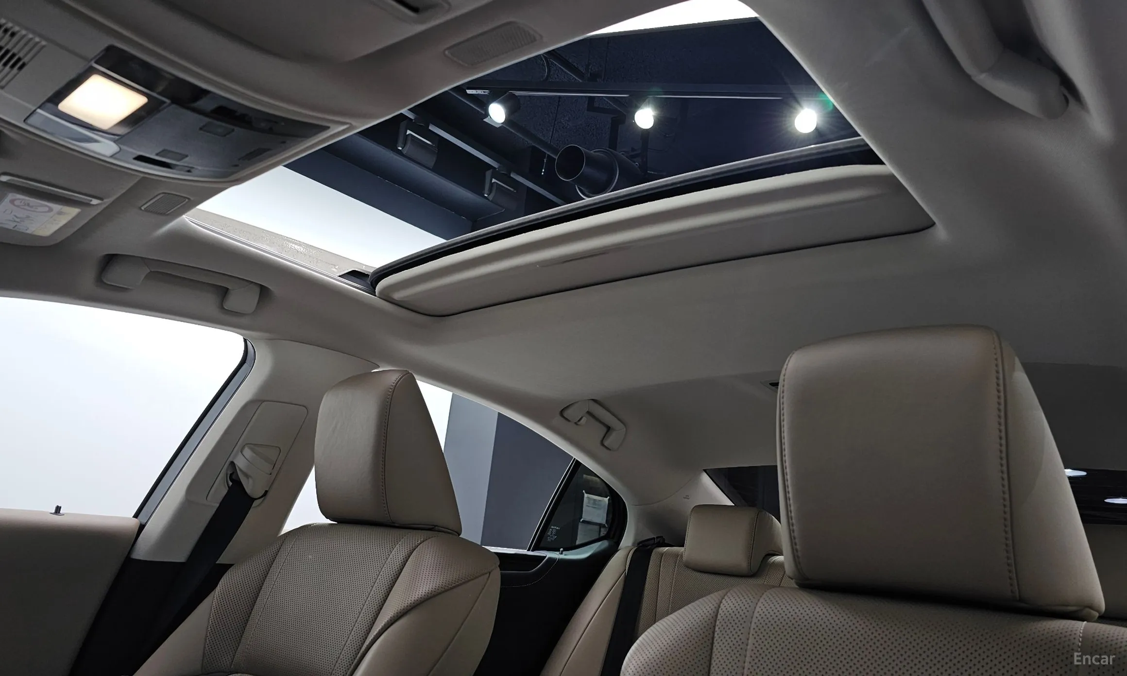 Lexus ES300h 7th Generation превью 17