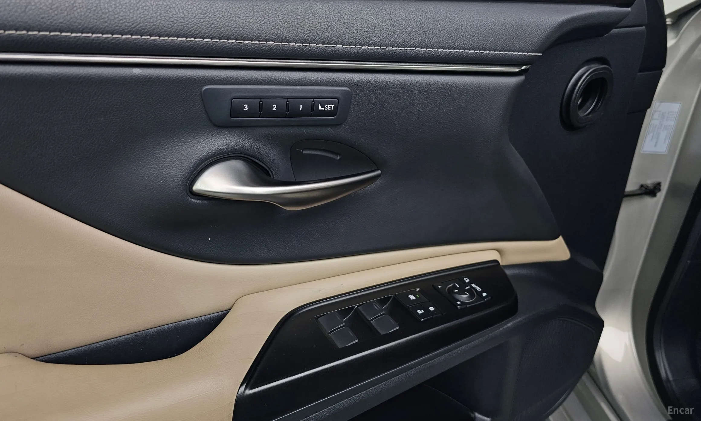 Lexus ES300h 7th Generation превью 18